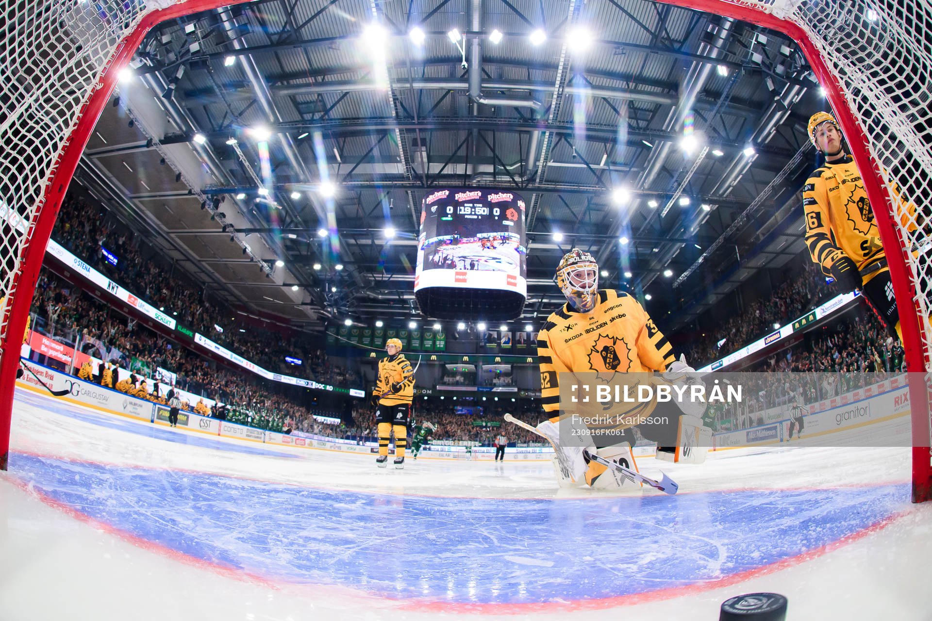 Skellefteås målvakt Linus Söderström deppar