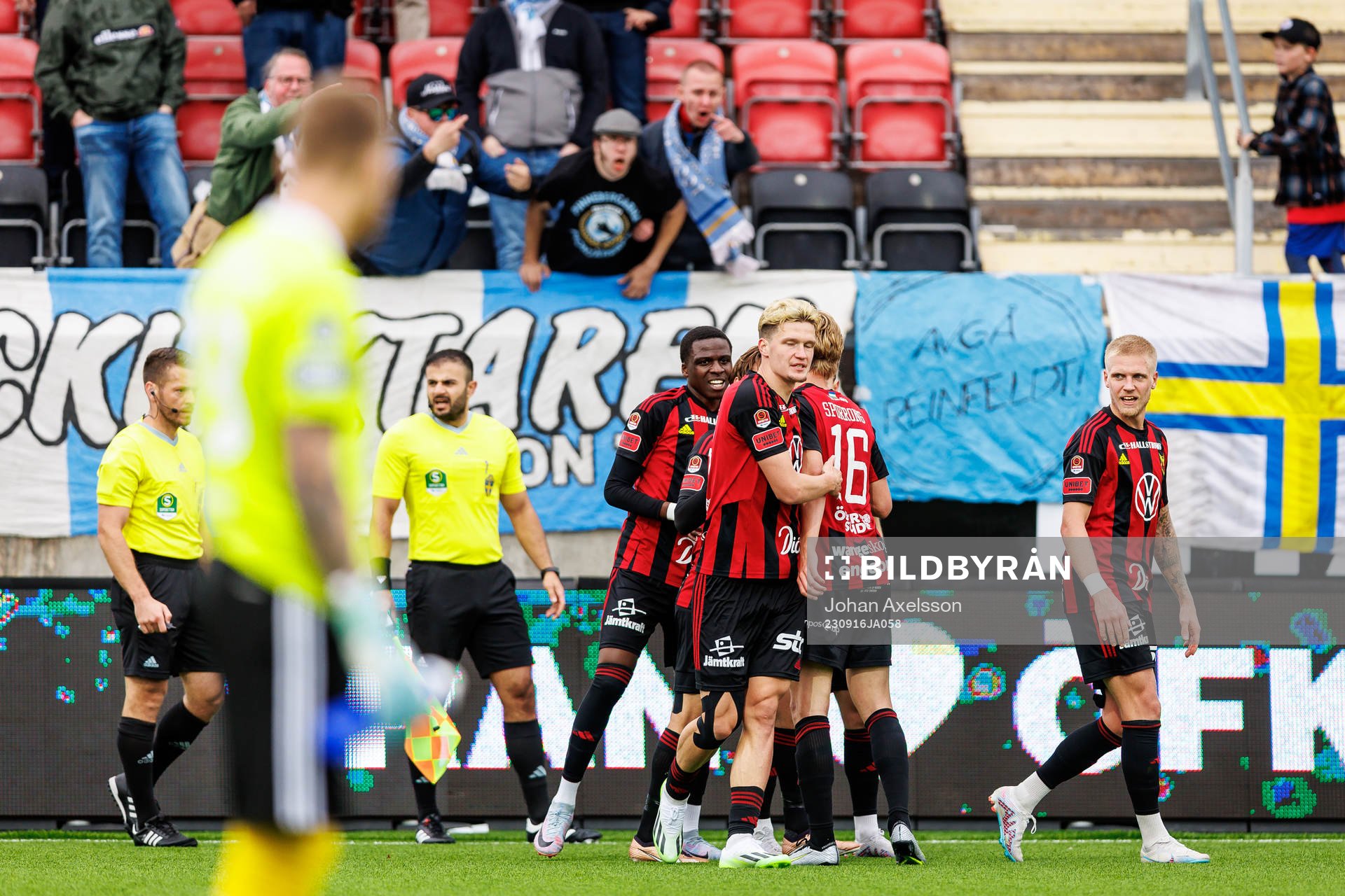 Östersunds spelare jublar