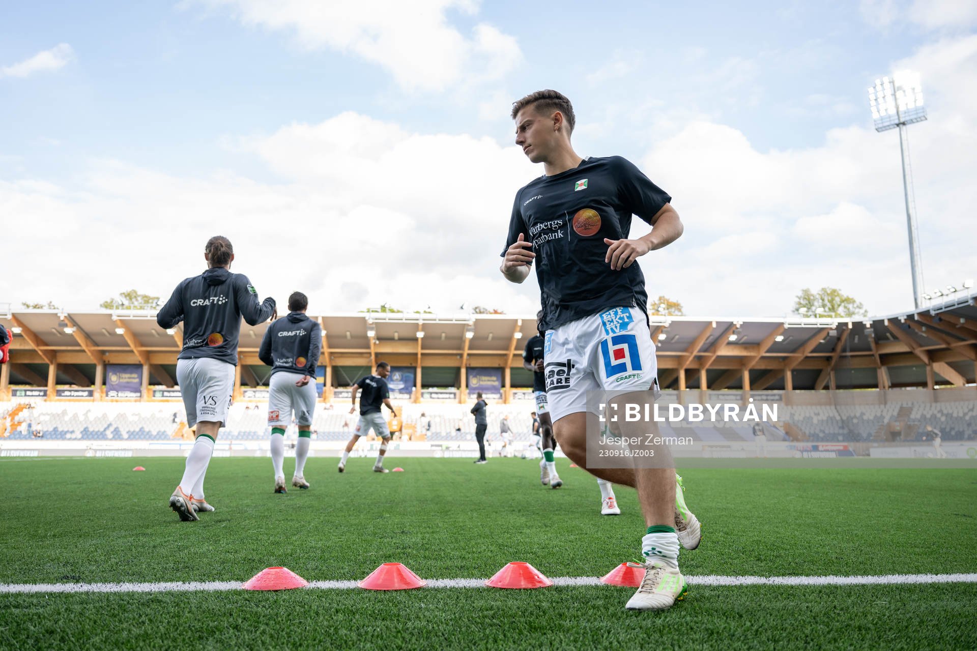 Varbergs spelare värmer upp