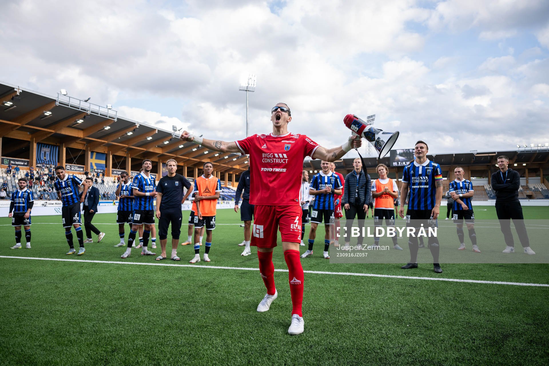 Sirius målvakt David Mitov Nilsson jublar
