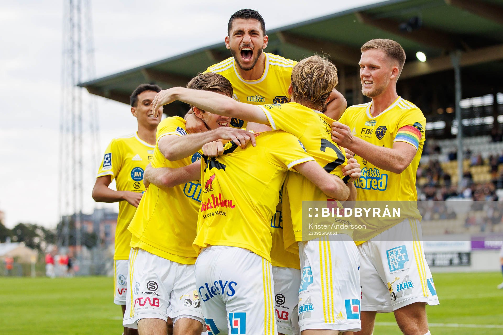 Falkenbergs spelare jublar