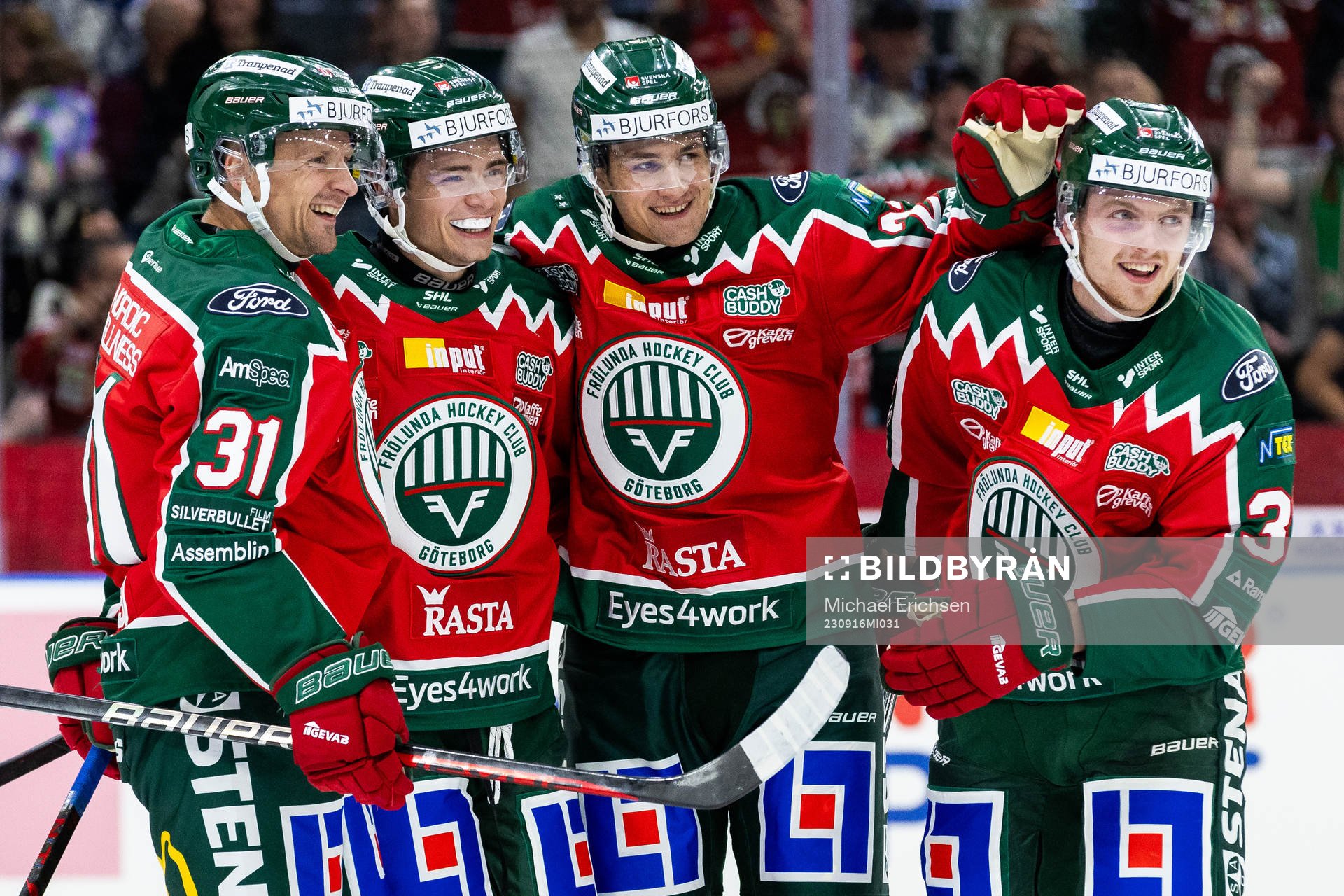 Frölundas Isac Born med lagkamrater