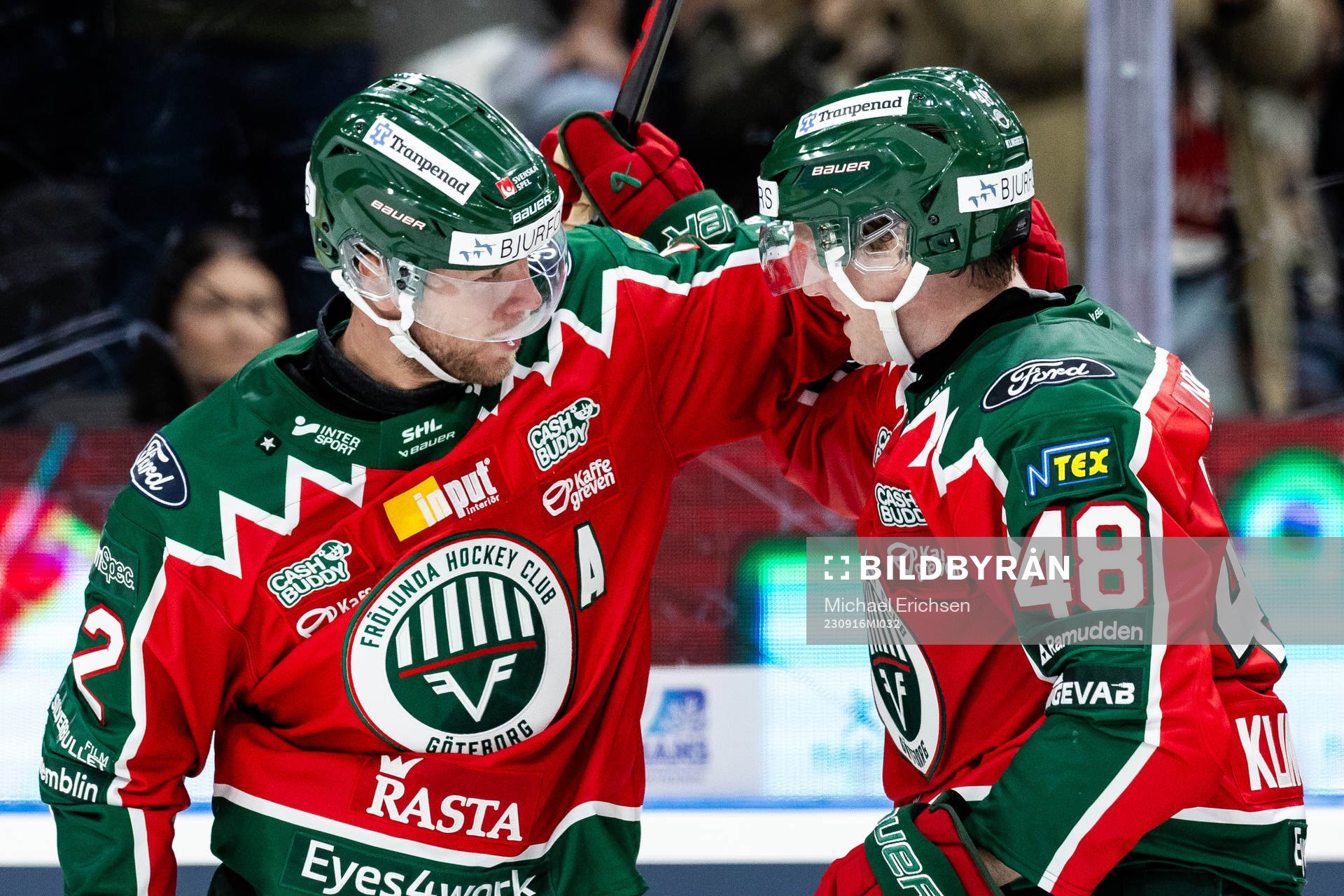 Frölundas Carl Klingberg och Christian Folin jublar