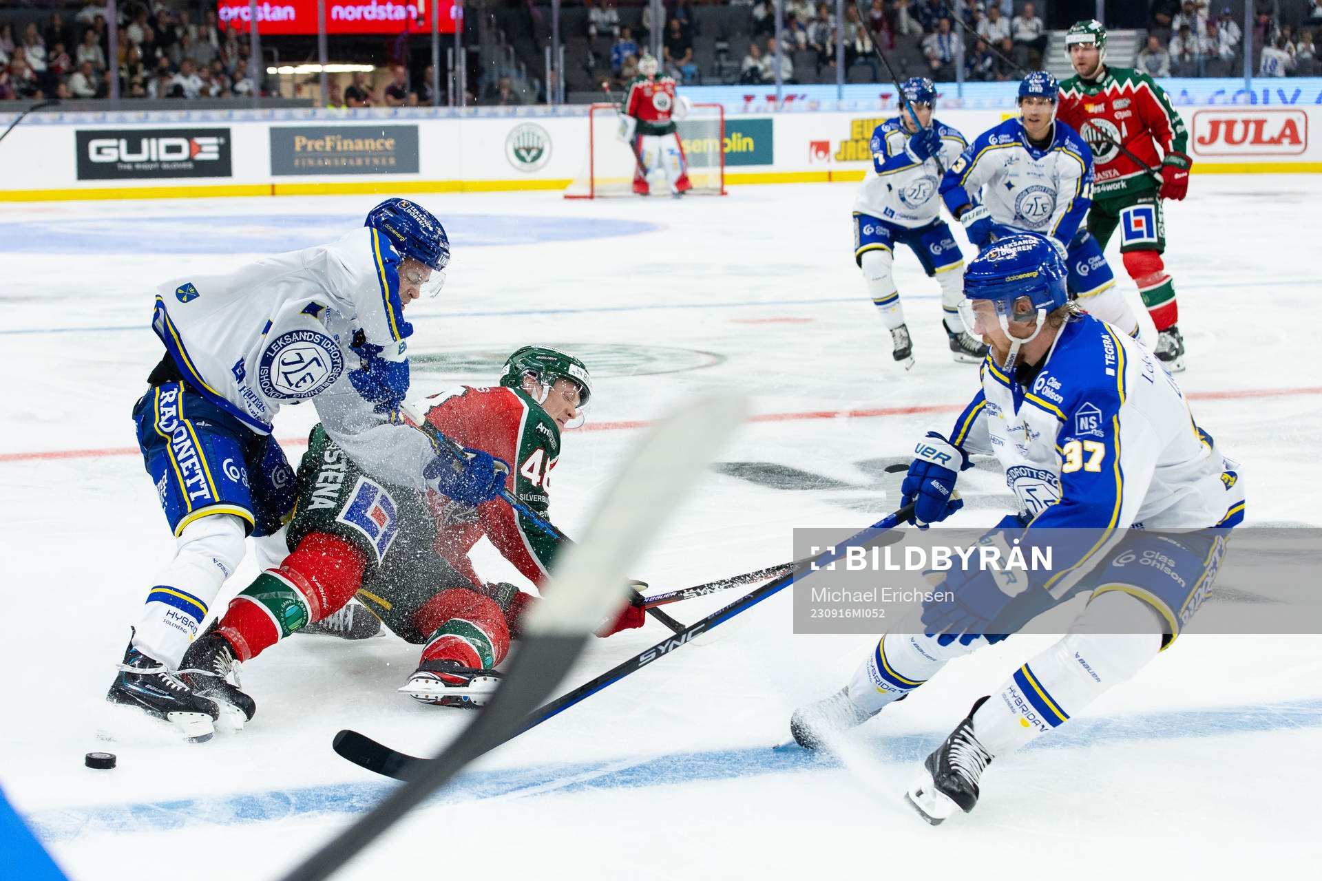 Leksands Arvid Eljas och Anton Lindholm mot Frölundas Carl