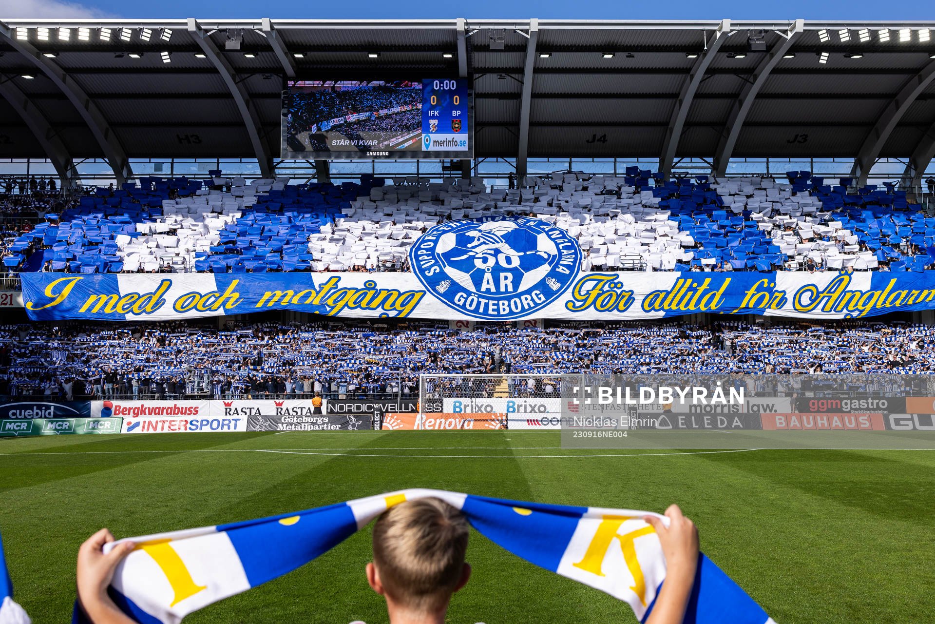 IFK Göteborgs supportrar med tifo