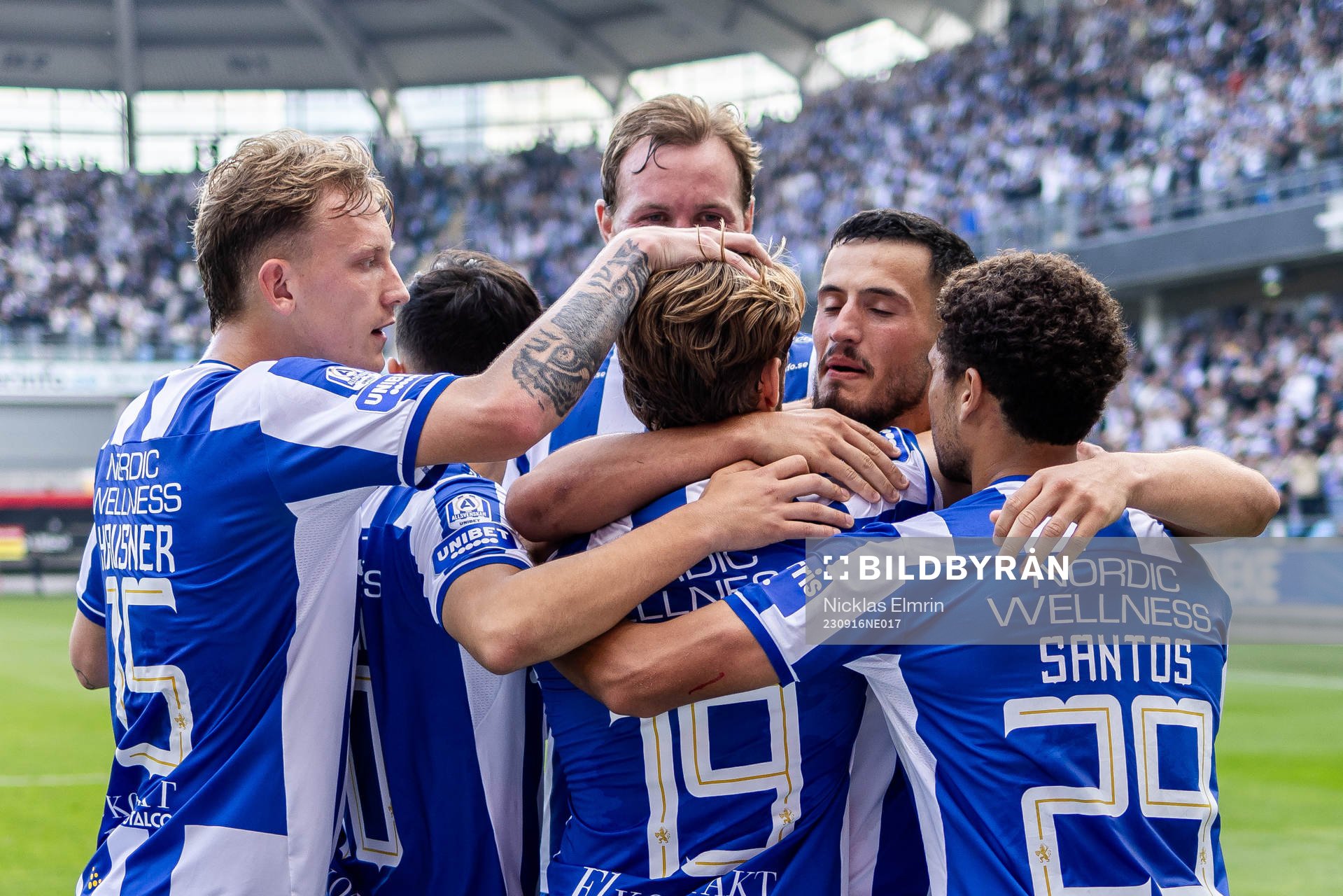 IFK Göteborgs spelare jublar