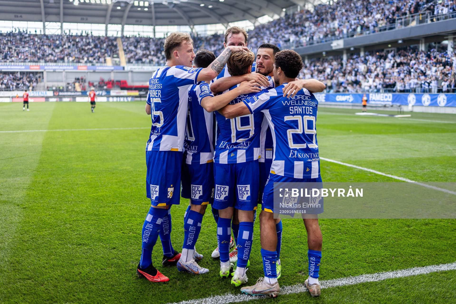 IFK Göteborgs spelare jublar