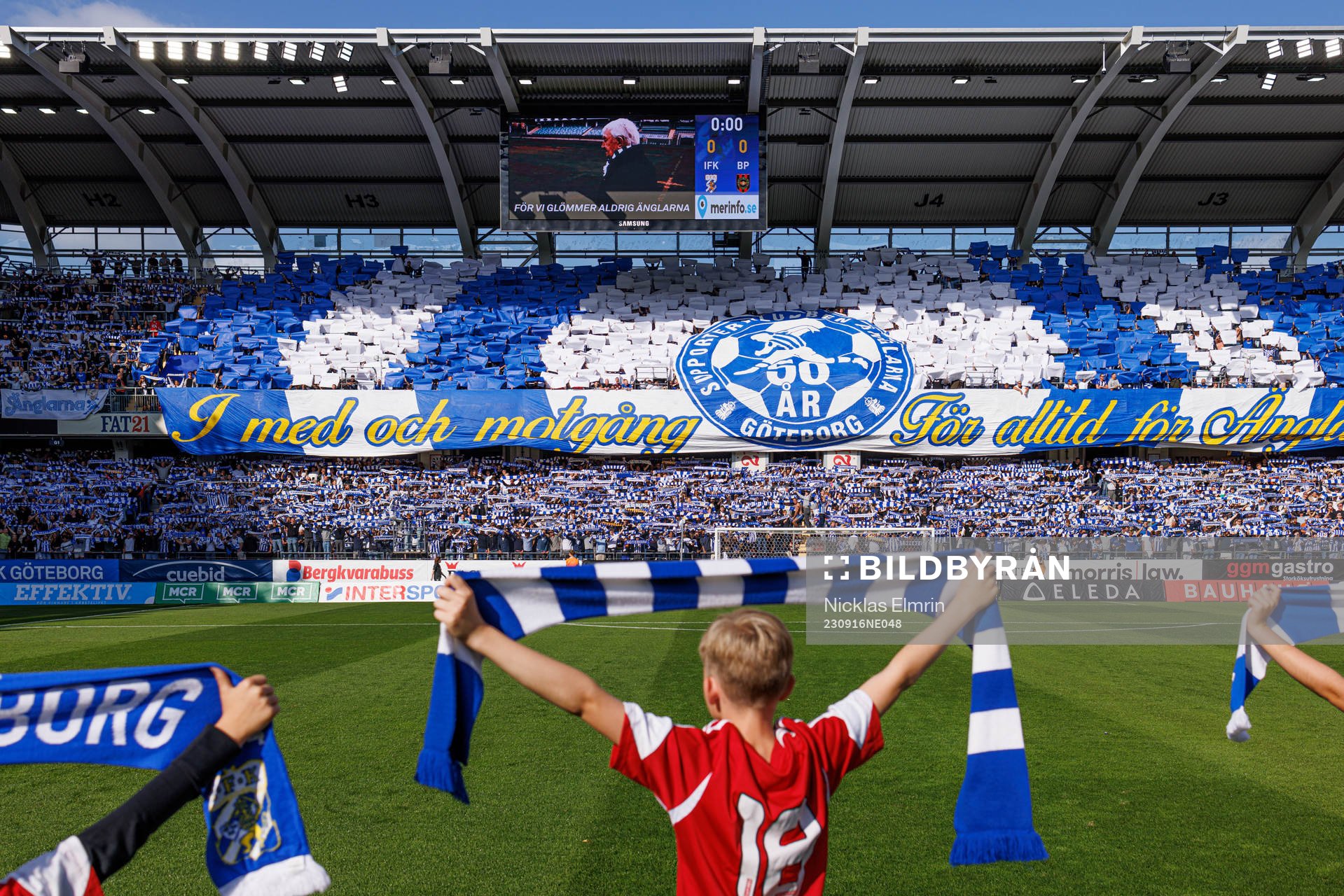 230916 IFK Göteborgs supportrar med tifo