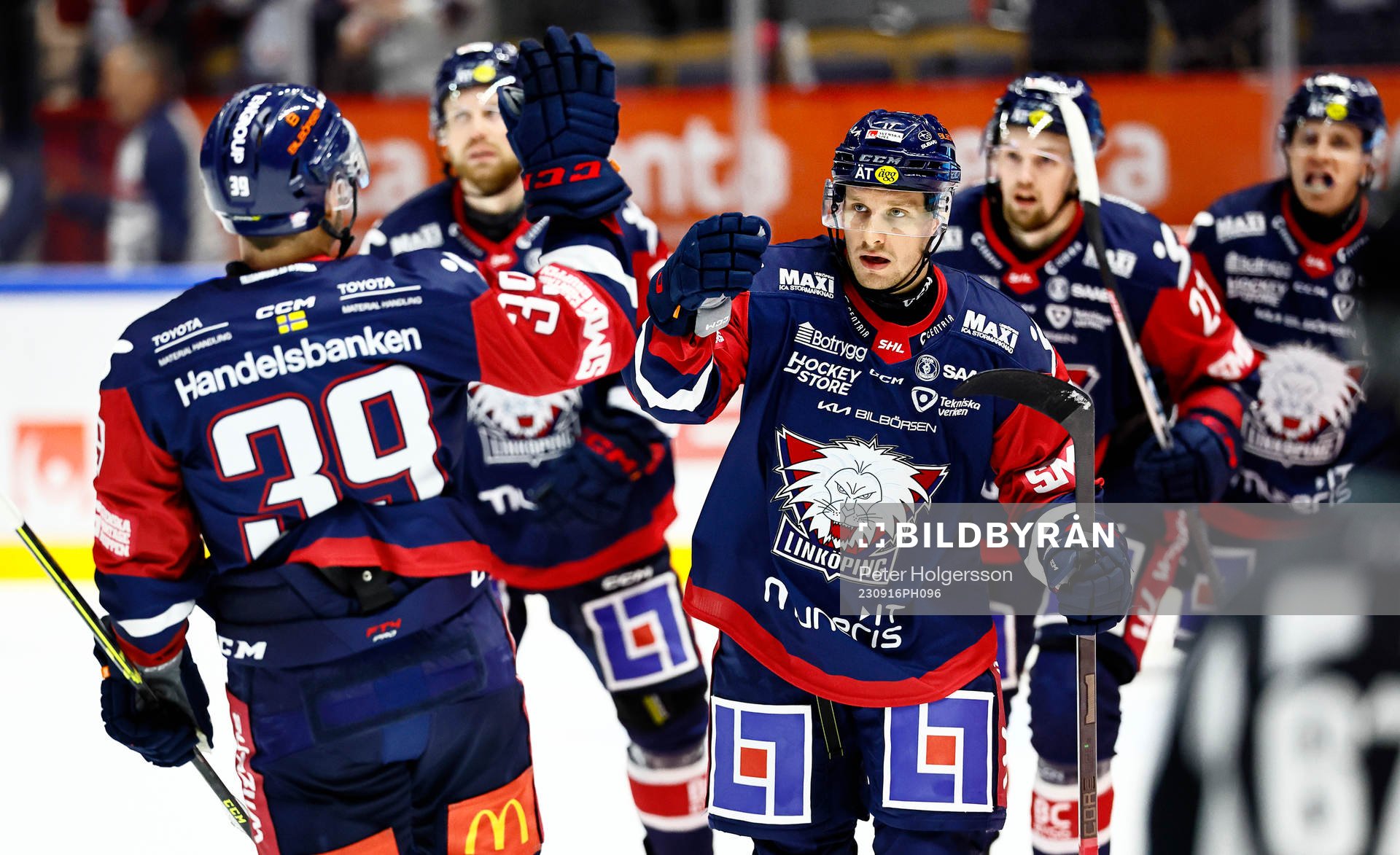 Linköpings Sebastian Strandberg jublar