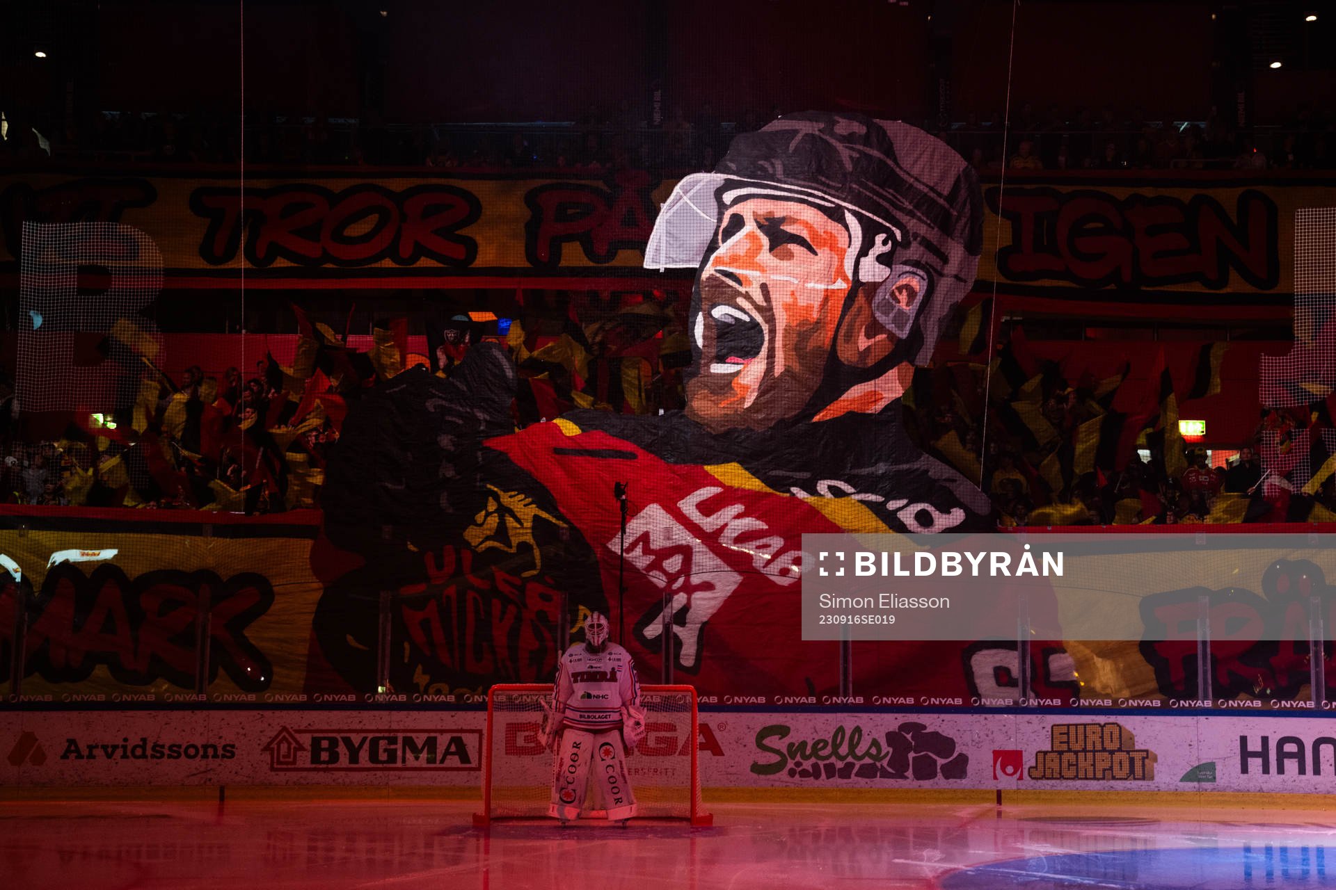 Luleås supportrars tifo med Linus Omark