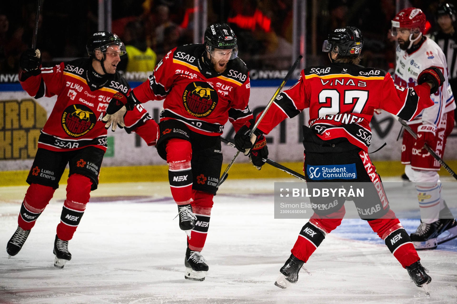 Luleås Brendan Shinnimin jublar