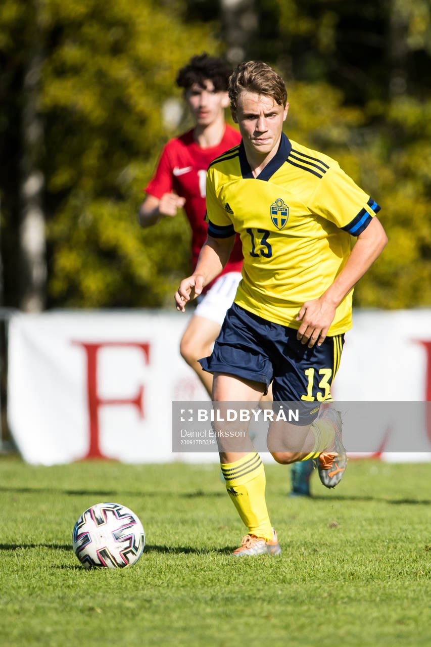 Sveriges Filip Öhman under träningningslandskampen i fotboll mellan Sverige och Norge den 17 september 2023 i Falun. 