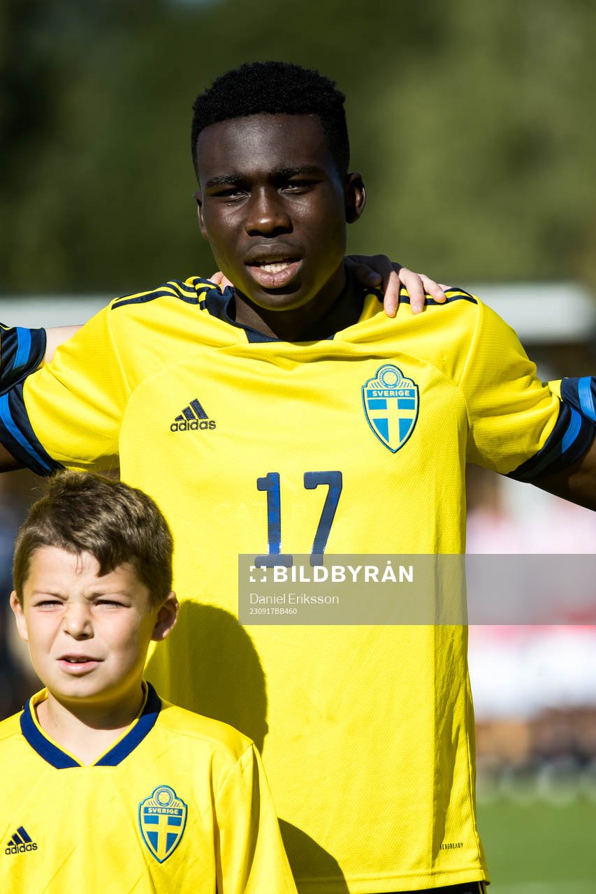 Sveriges Glad Egbedi under träningningslandskampen i fotboll mellan Sverige och Norge den 17 september 2023 i Falun. 