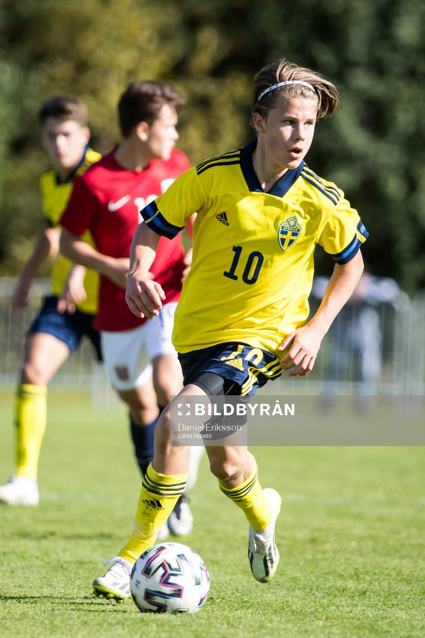 Sveriges Love Arrhov under träningningslandskampen i fotboll mellan Sverige och Norge den 17 september 2023 i Falun. 