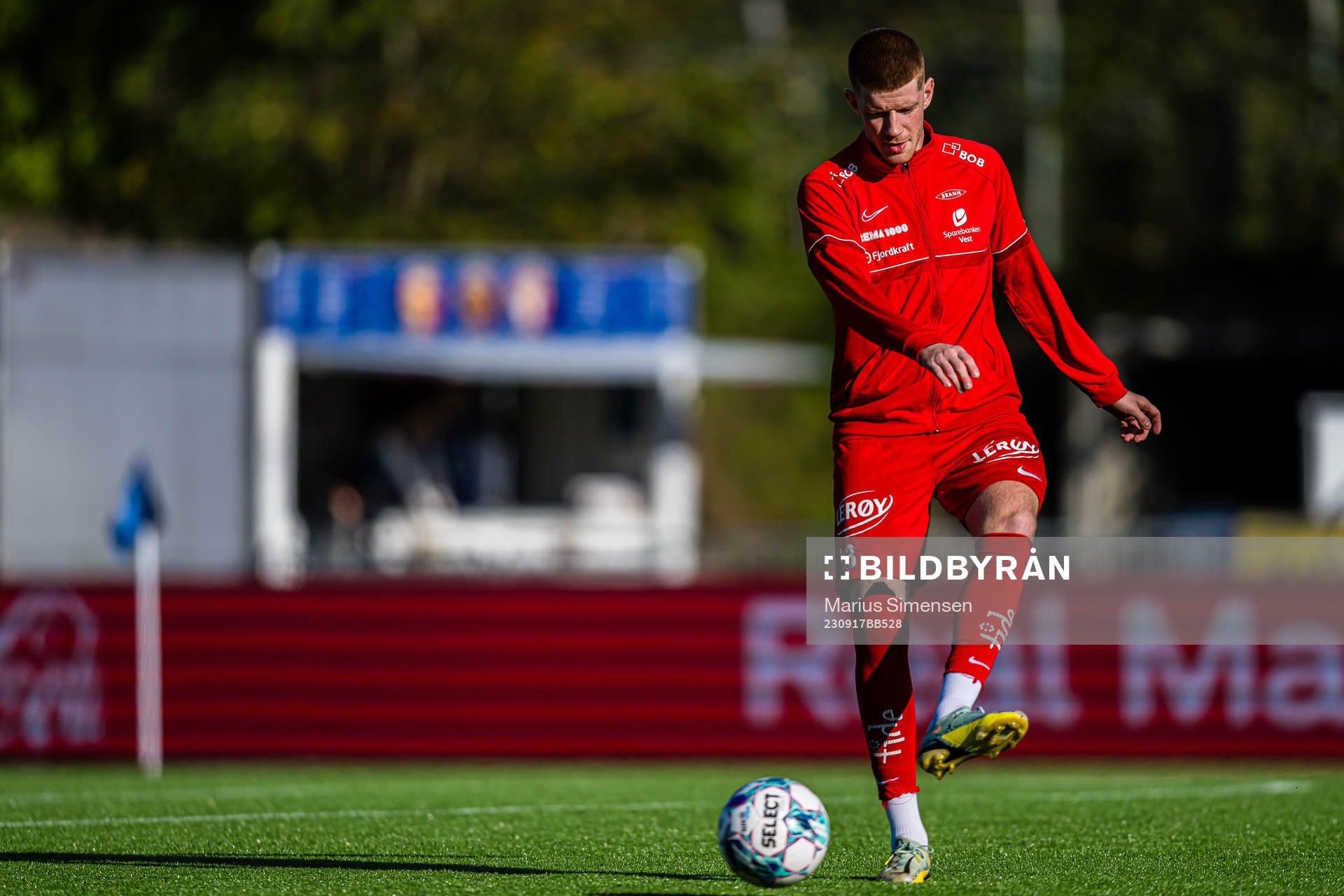 Thore Pedersen of Brann warms up