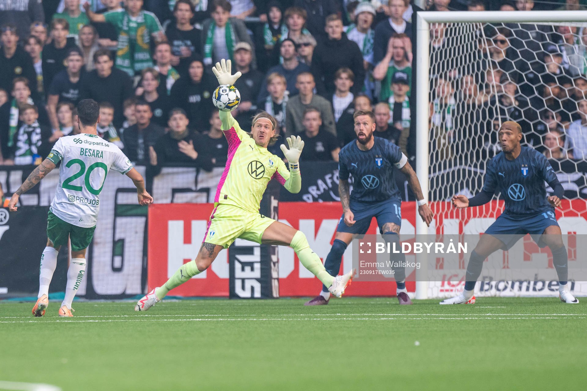 Malmö FFs Johan Dahlin och Hammarbys Nahir Besara