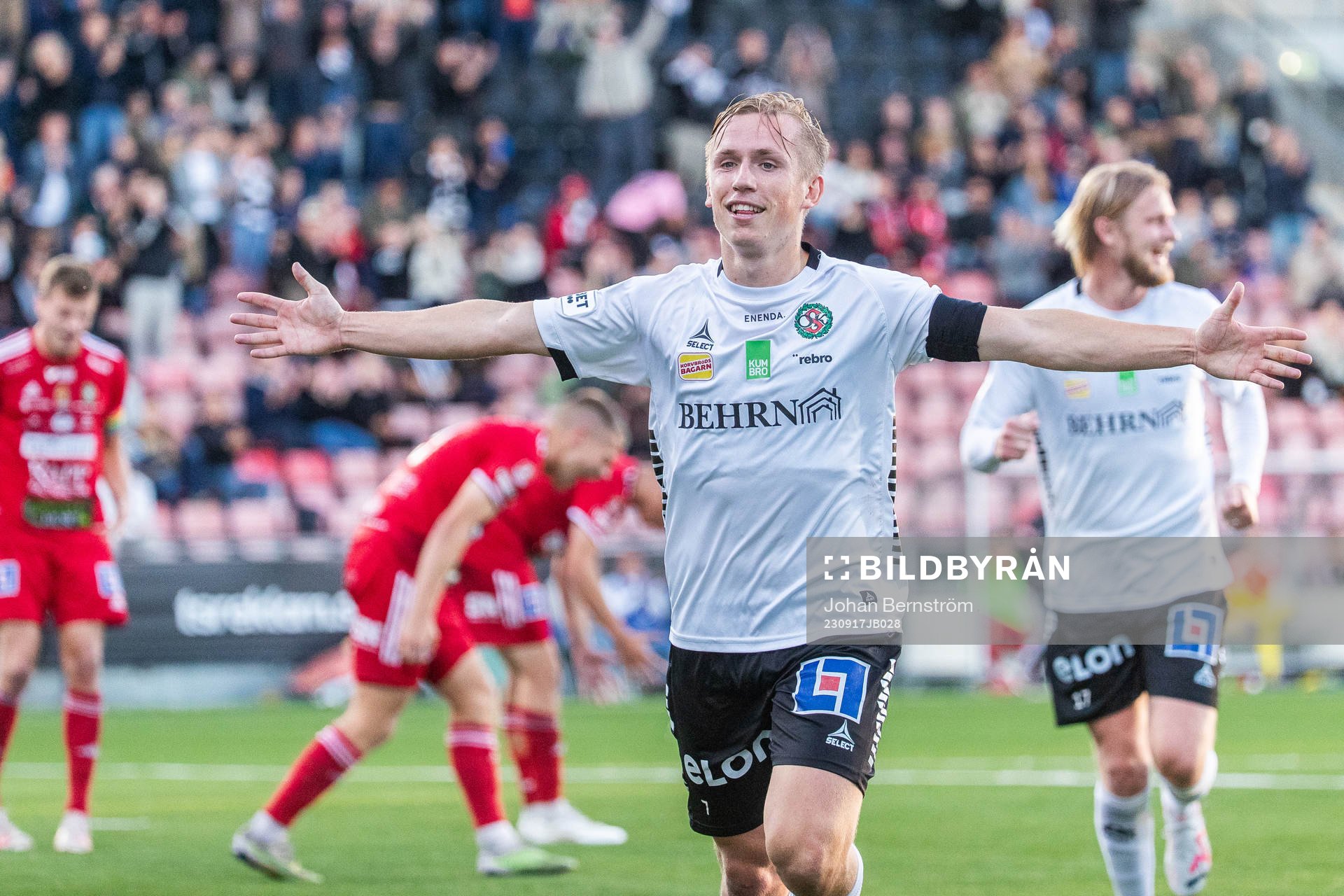 Örebros David Seger jublar