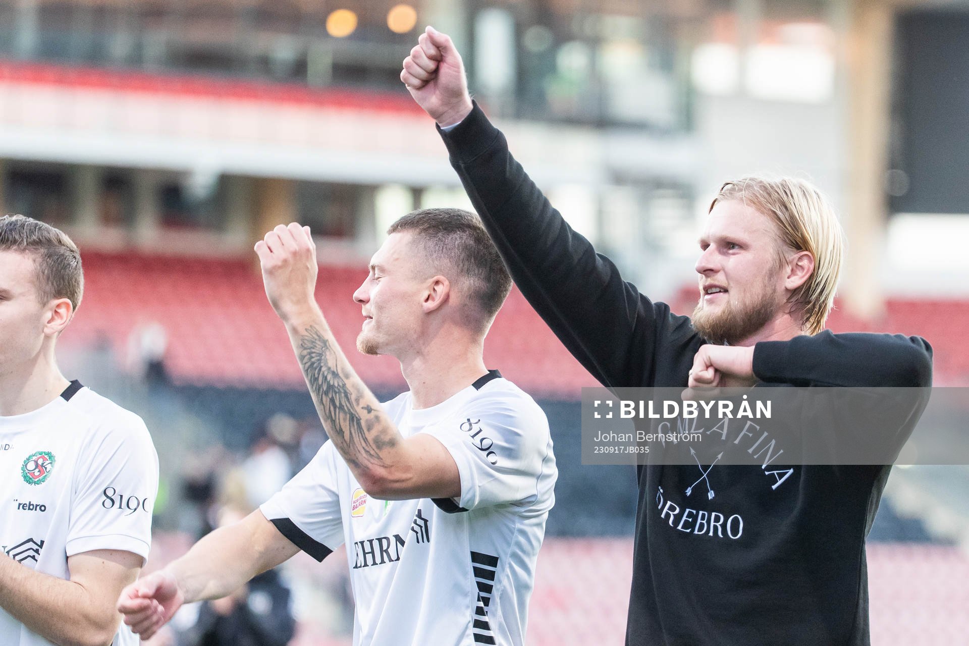 Örebros Kalle Holmberg jublar