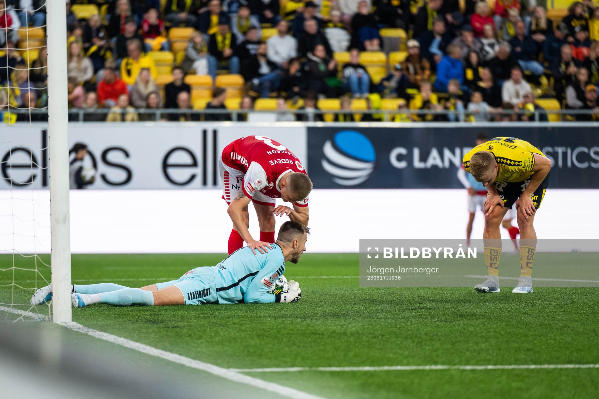 Kalmars målvakt Ricardo Friedrich jublar med David
