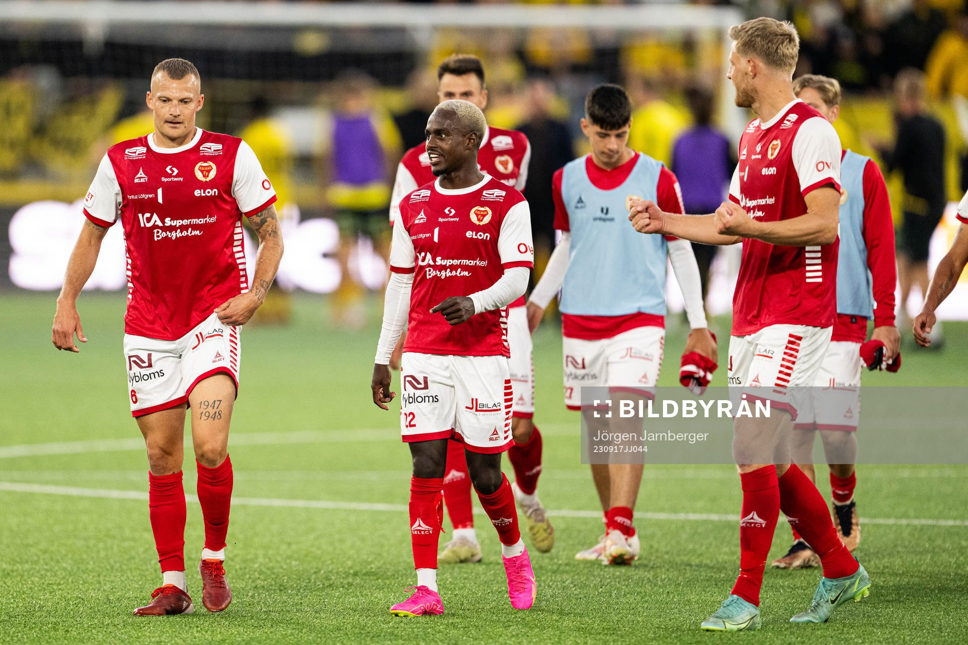 Kalmars Rasmus Sjöstedt och Nahom Girmai Netabay jublar