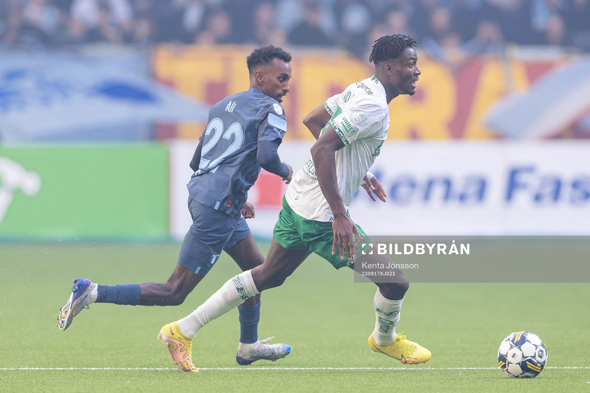 Malmö FFs Taha Ali och Hammarbys Nathaniel Adjei