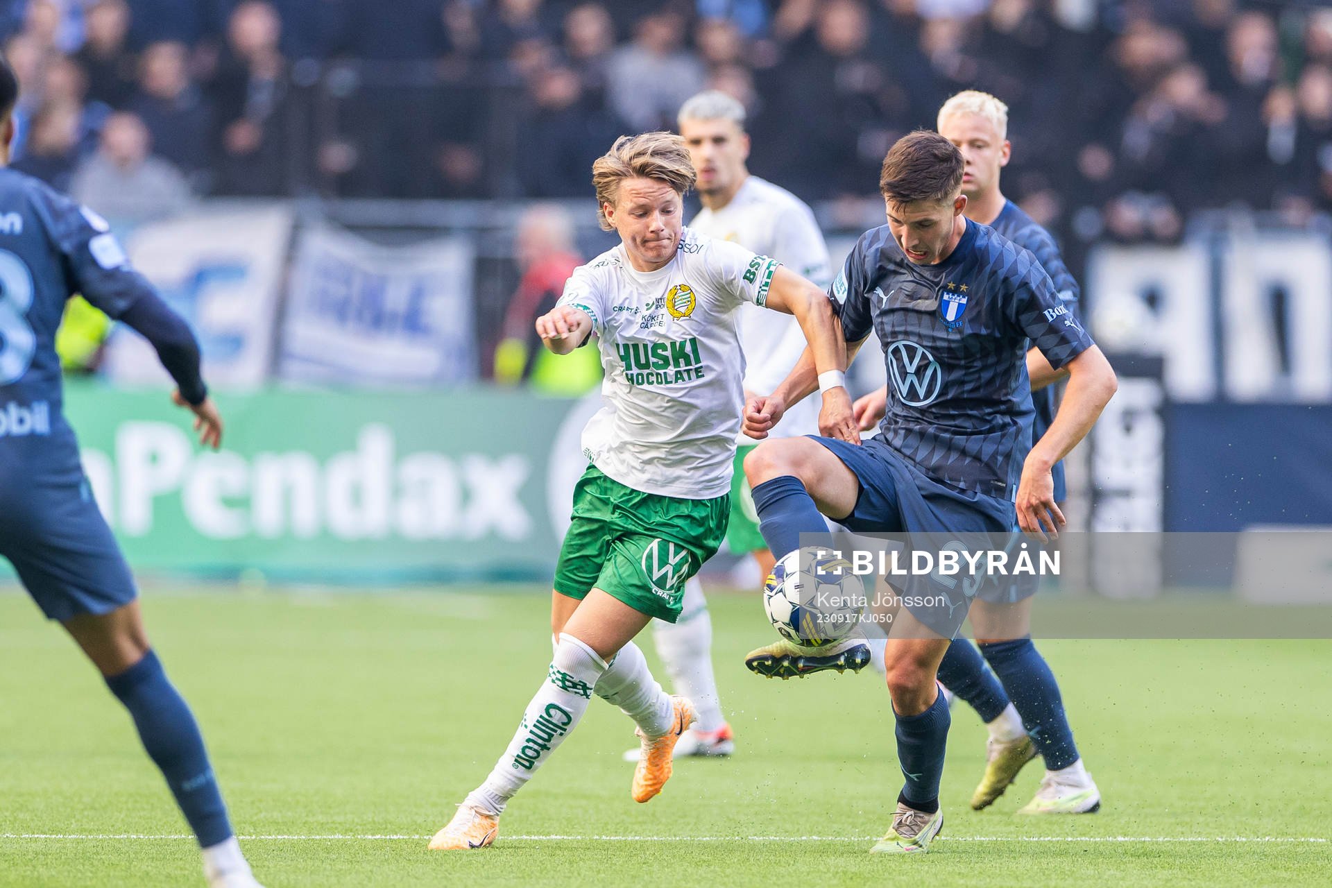 Hammarbys August Mikkelsen och Malmö FFs Lasse Berg