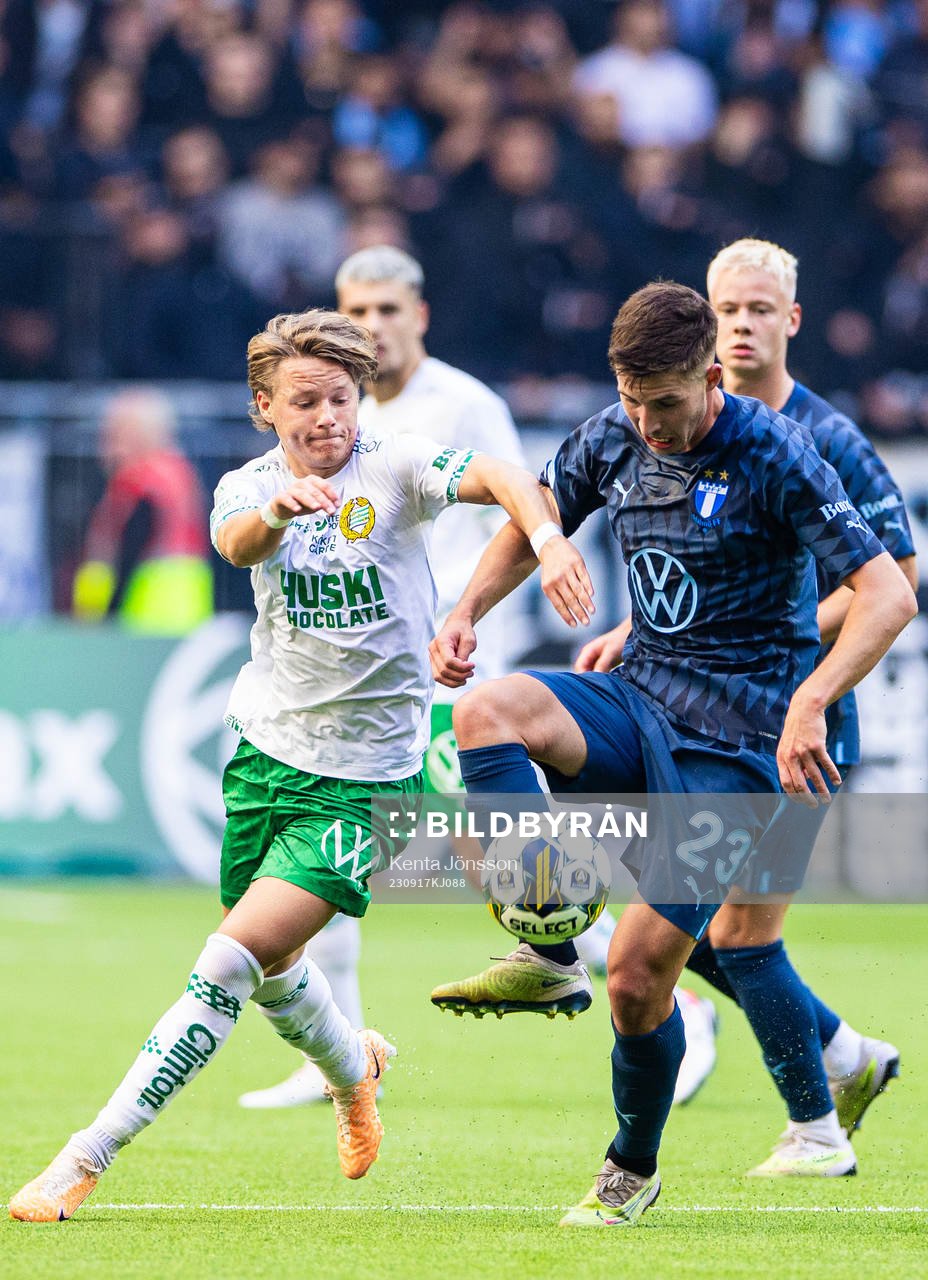 Hammarbys August Mikkelsen och Malmö FFs Lasse Berg Johnsen