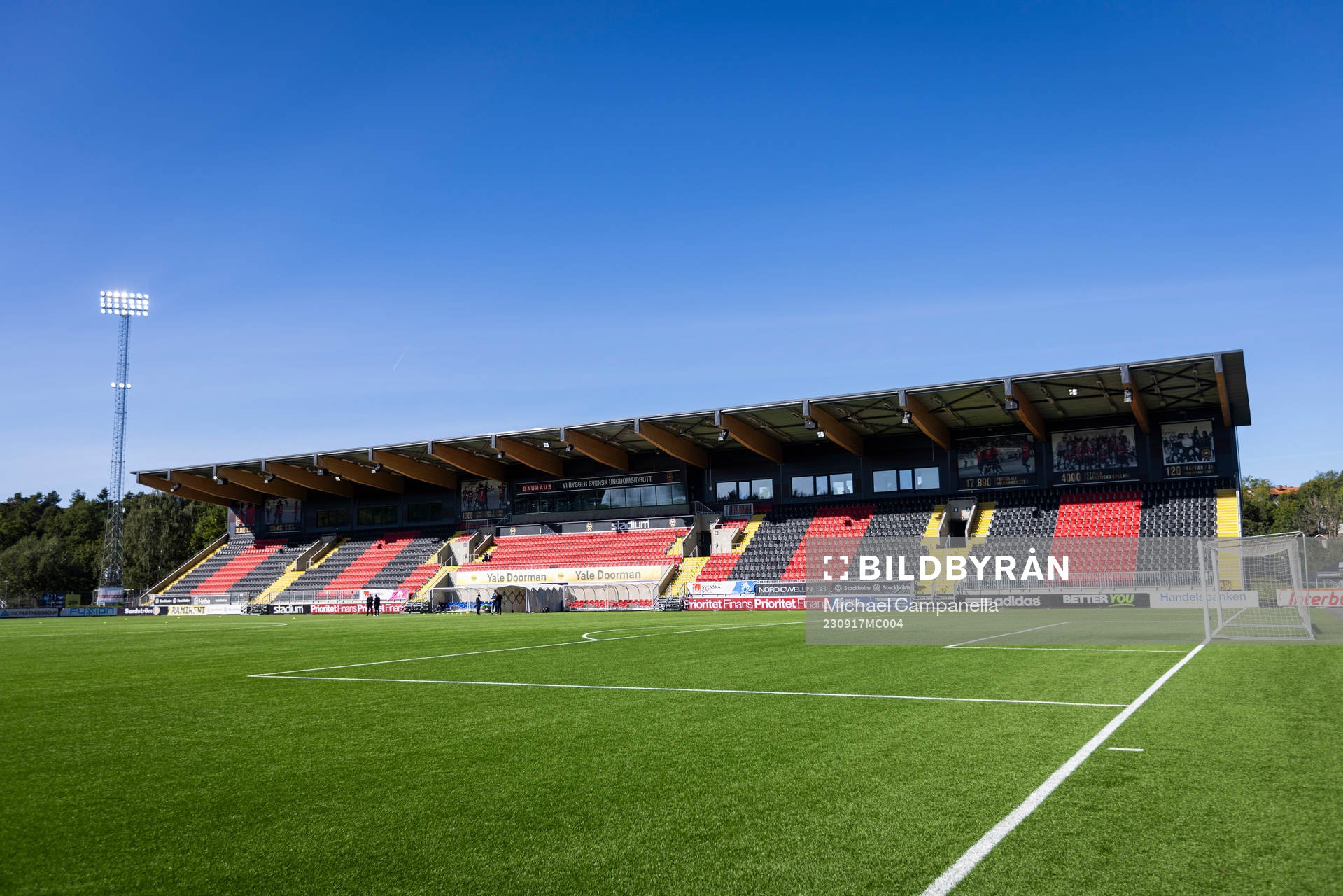 Generell vy på Grimsta IP innan fotbollsmatchen i