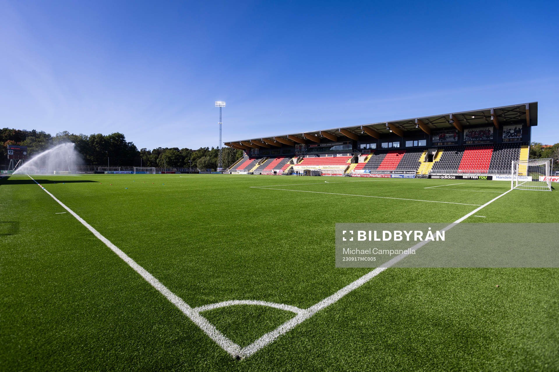 Generell vy på Grimsta IP innan fotbollsmatchen i