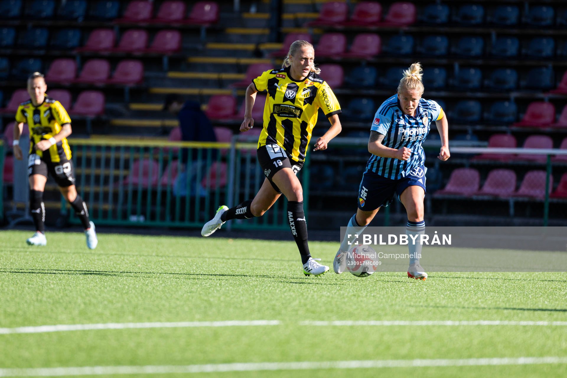 Häckens Elma Junttila Nelhage och Djurgårdens Therese