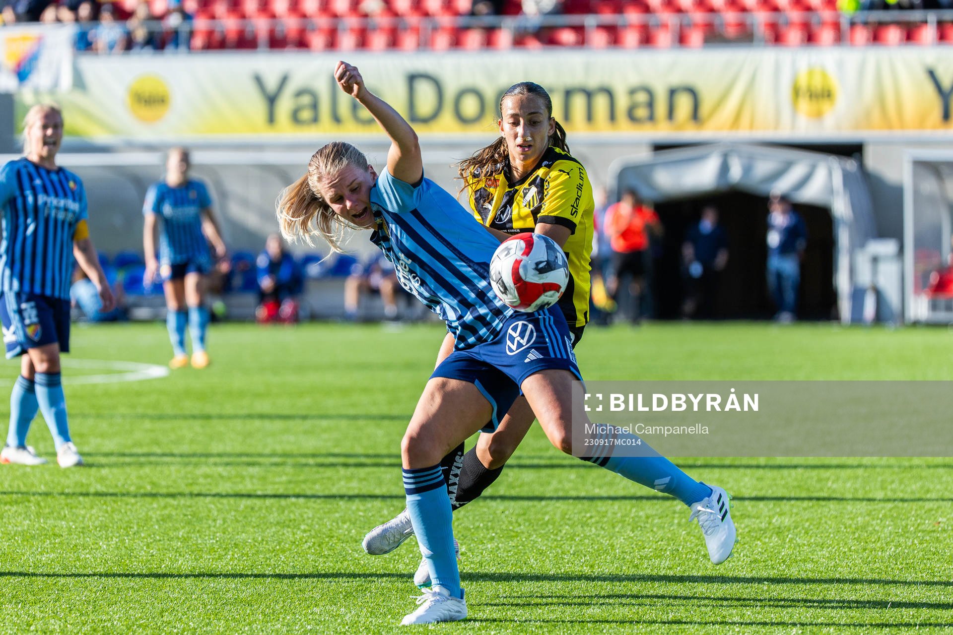 Häckens Rusul Rosa Kafaji och Djurgårdens Nellie Lilja