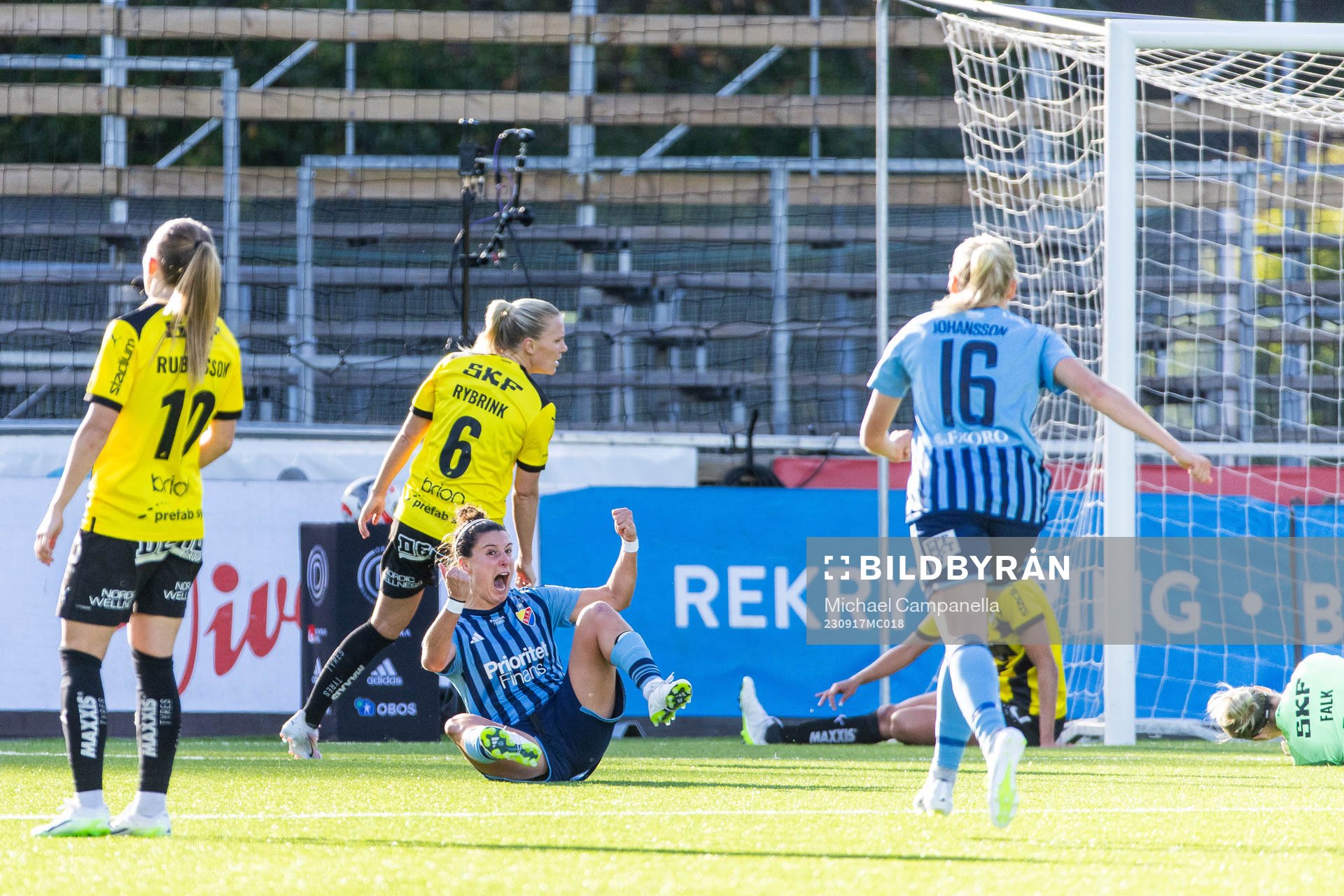 Djurgårdens Hayley Dowd jublar