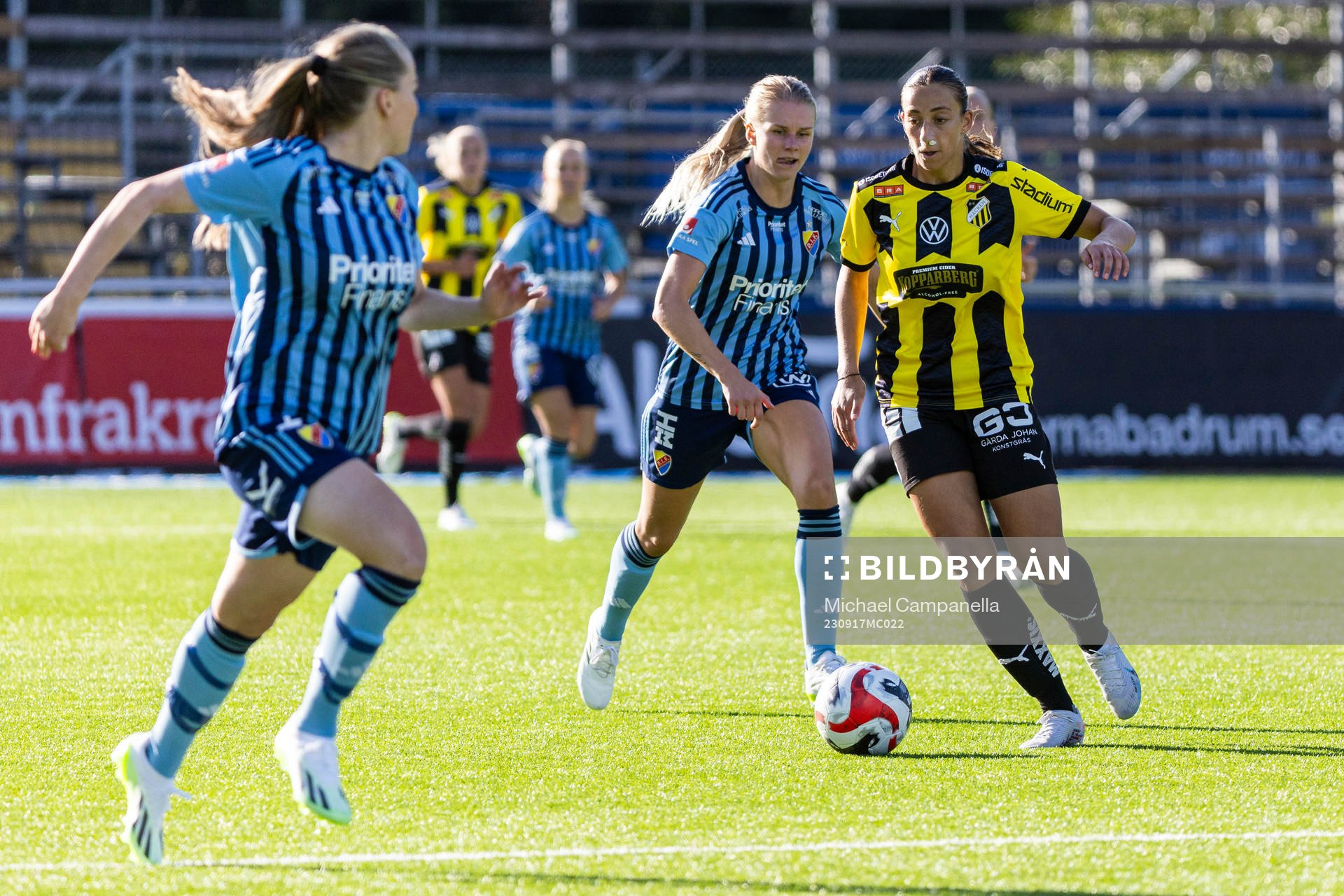 Häckens Rusul Rosa Kafaji och Djurgårdens Nellie Lilja