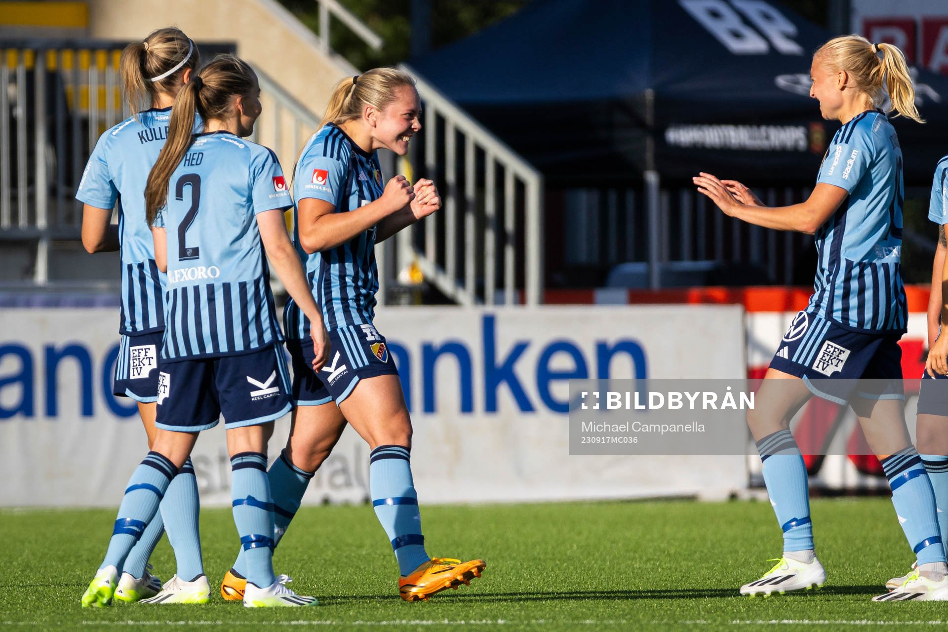 Djurgårdens Ebba Hed, Alice Bergström, och Stinalisa