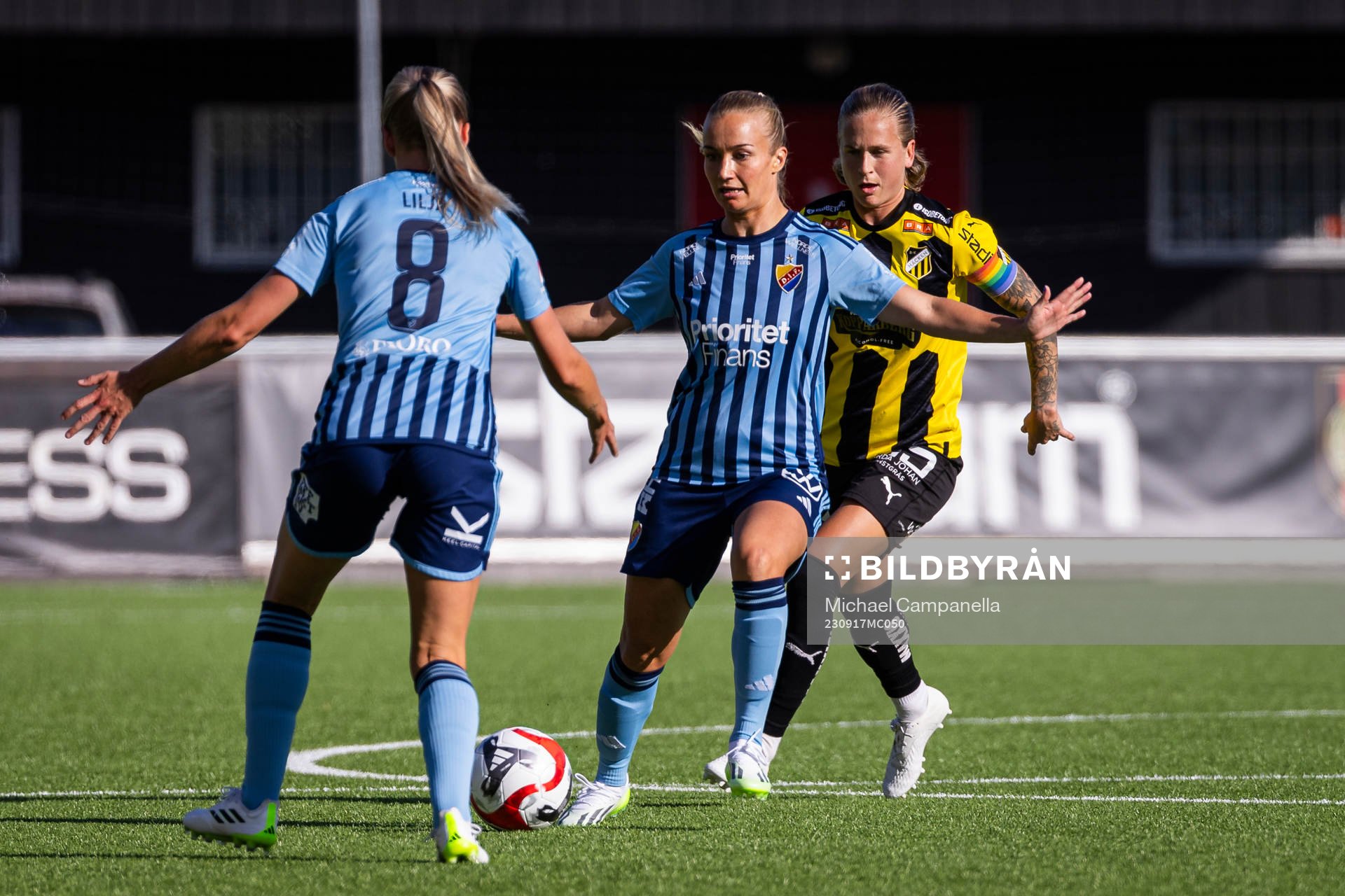 Djurgårdens Nellie Lilja och Tove Almqvist mot Häckens