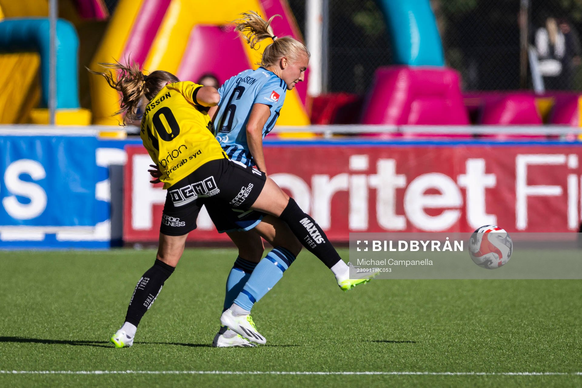 Djurgårdens Stinalisa Johansson och Häckens Elin Rubensson