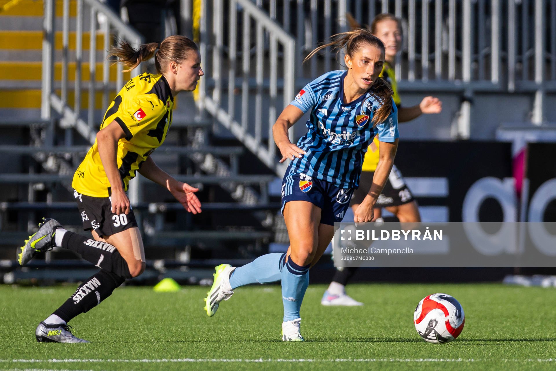 Häckens Katariina Kosola mot Djurgårdens Tilde Lindwall