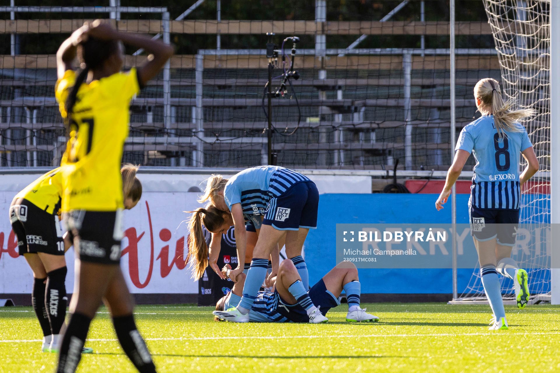 Djurgårdens Hayley Dowd jublar med lagkamrater