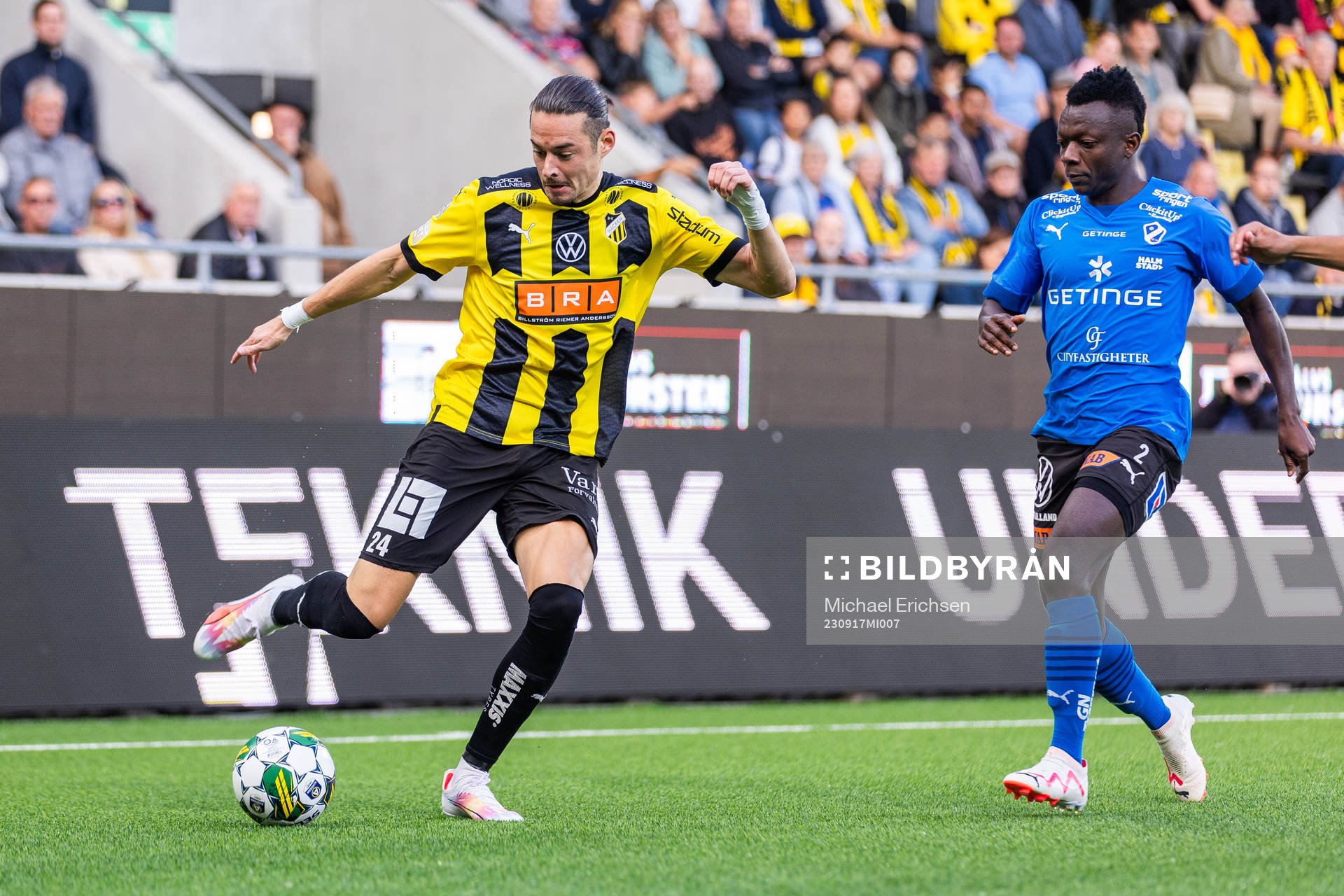 Häckens Amor Layouni och Halmstads Thomas Boakye