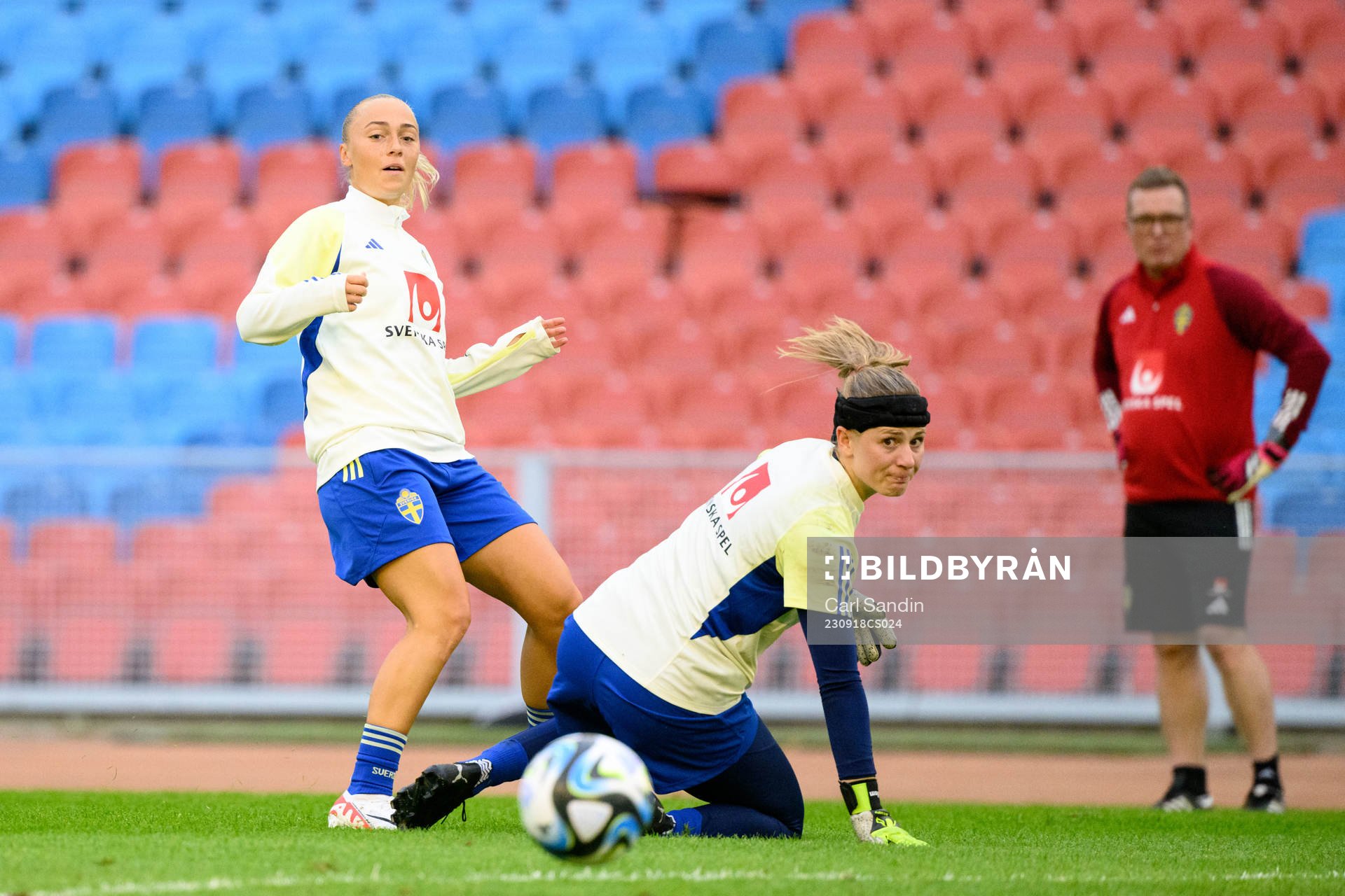 Hanna Bennison and Goalkeeper Tove Enblom of Sweden