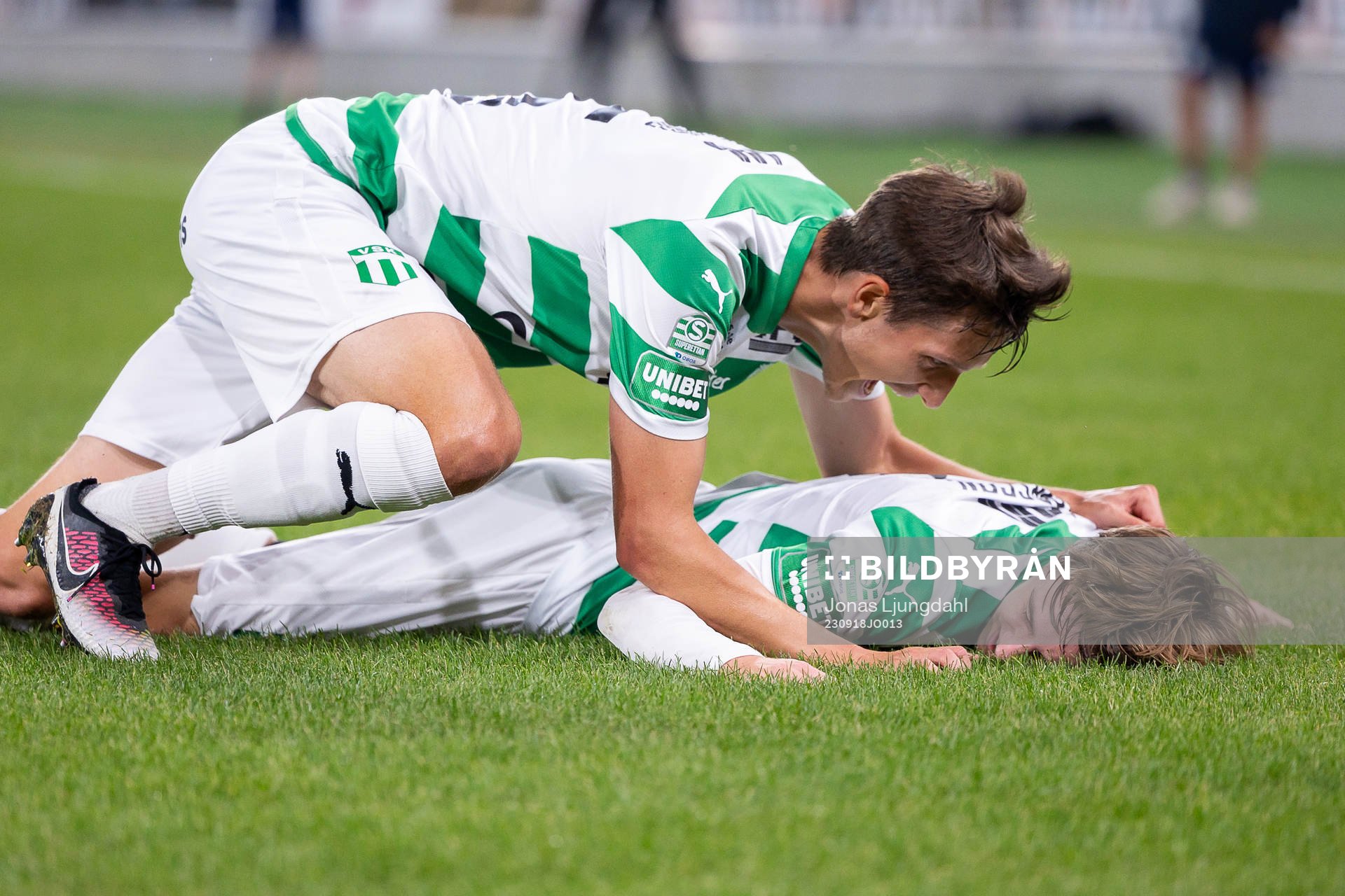 Västerås SKs Olle Edlund och Max Larsson jublar