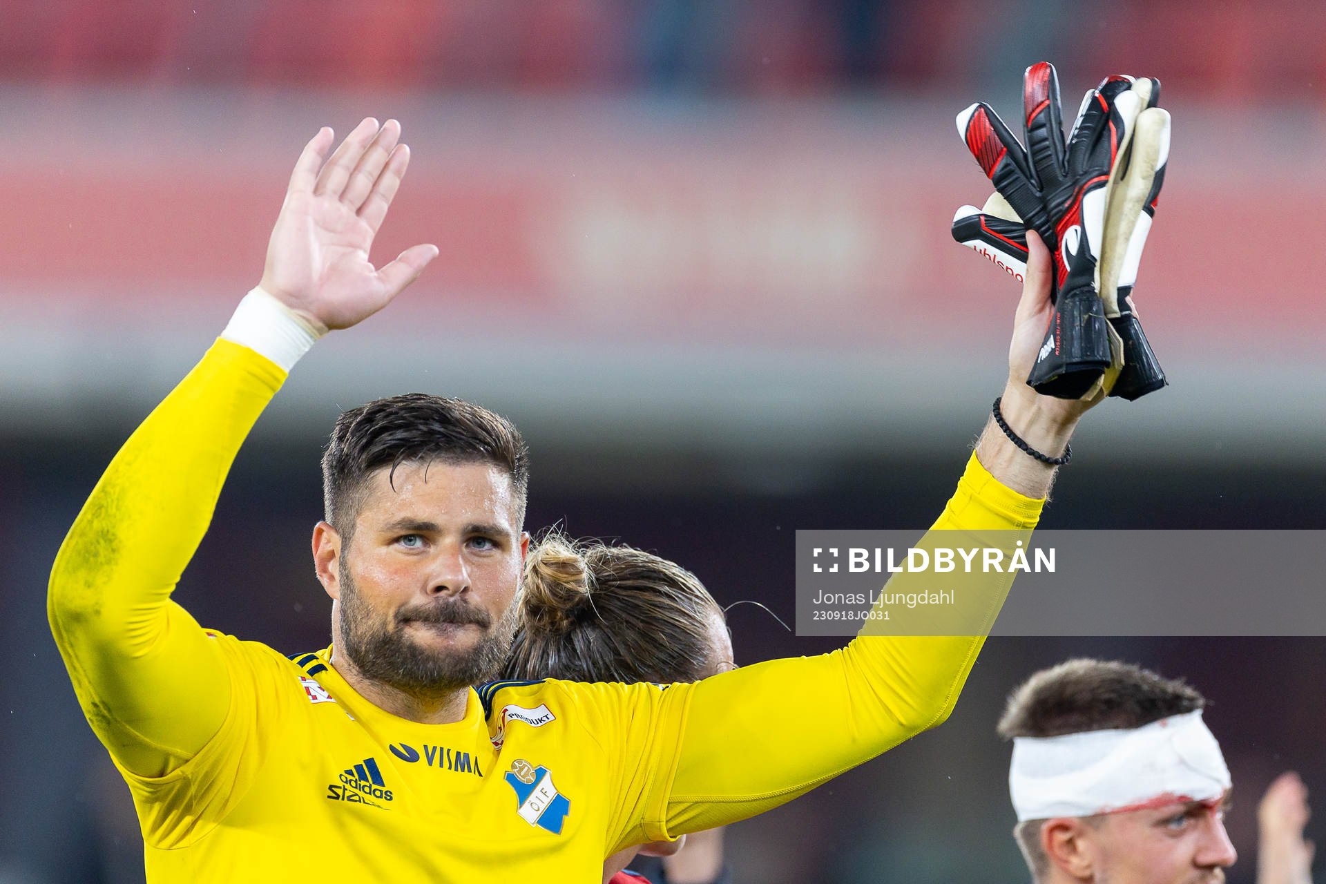 Östers målvakt Miloje Prekovic jublar