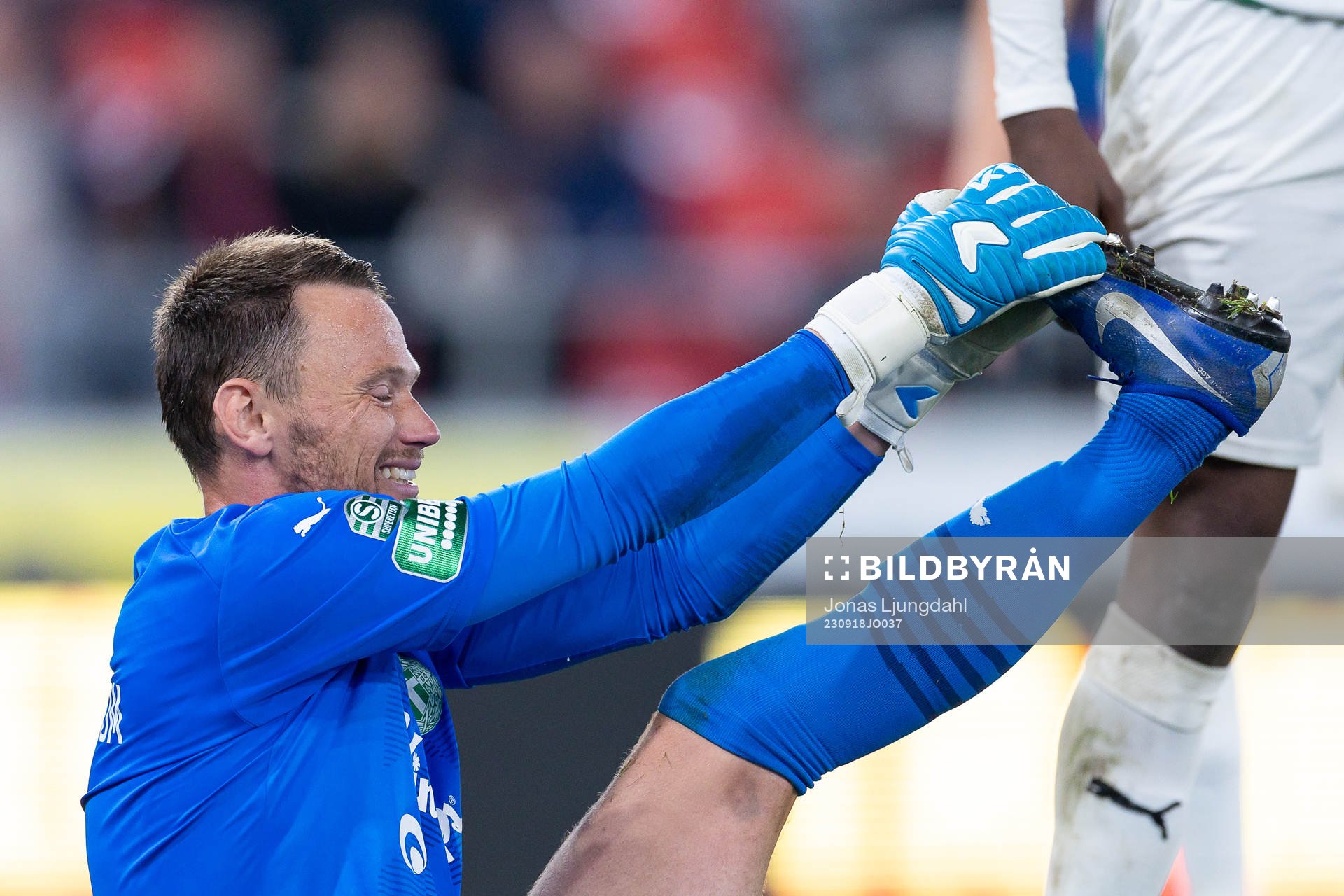 Västerås SKs målvakt Anton Fagerström har kramp