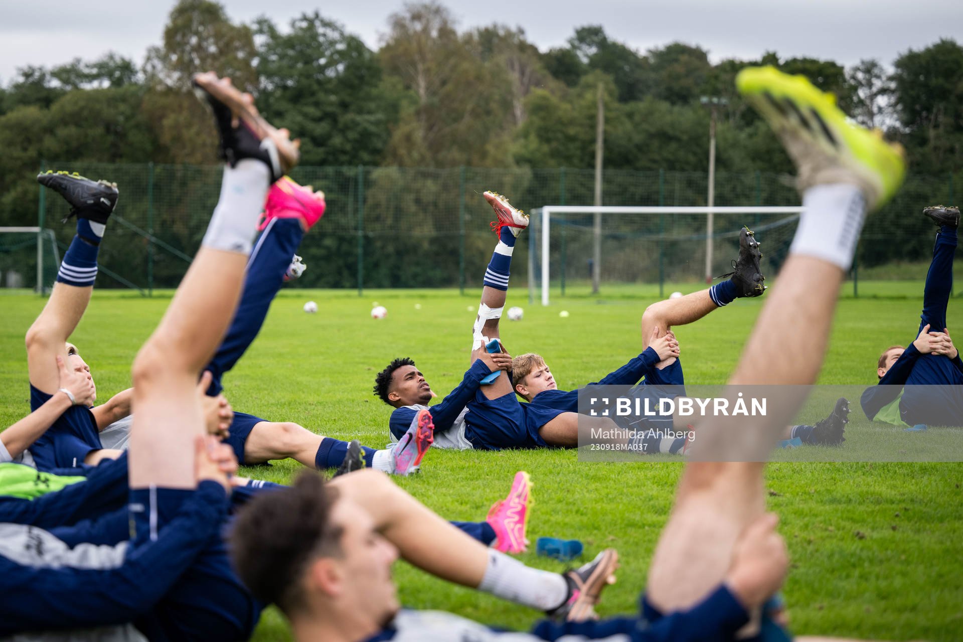 Hassan Dahir Yusuf och målvakt Mateo Jönsson Ballas