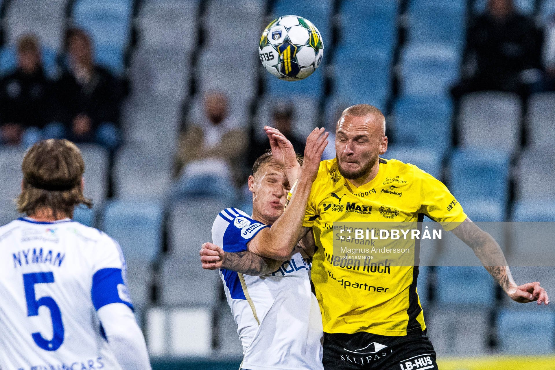IFK Norrköpings Marcus Baggesen och Mjällbys Adam Ståhl