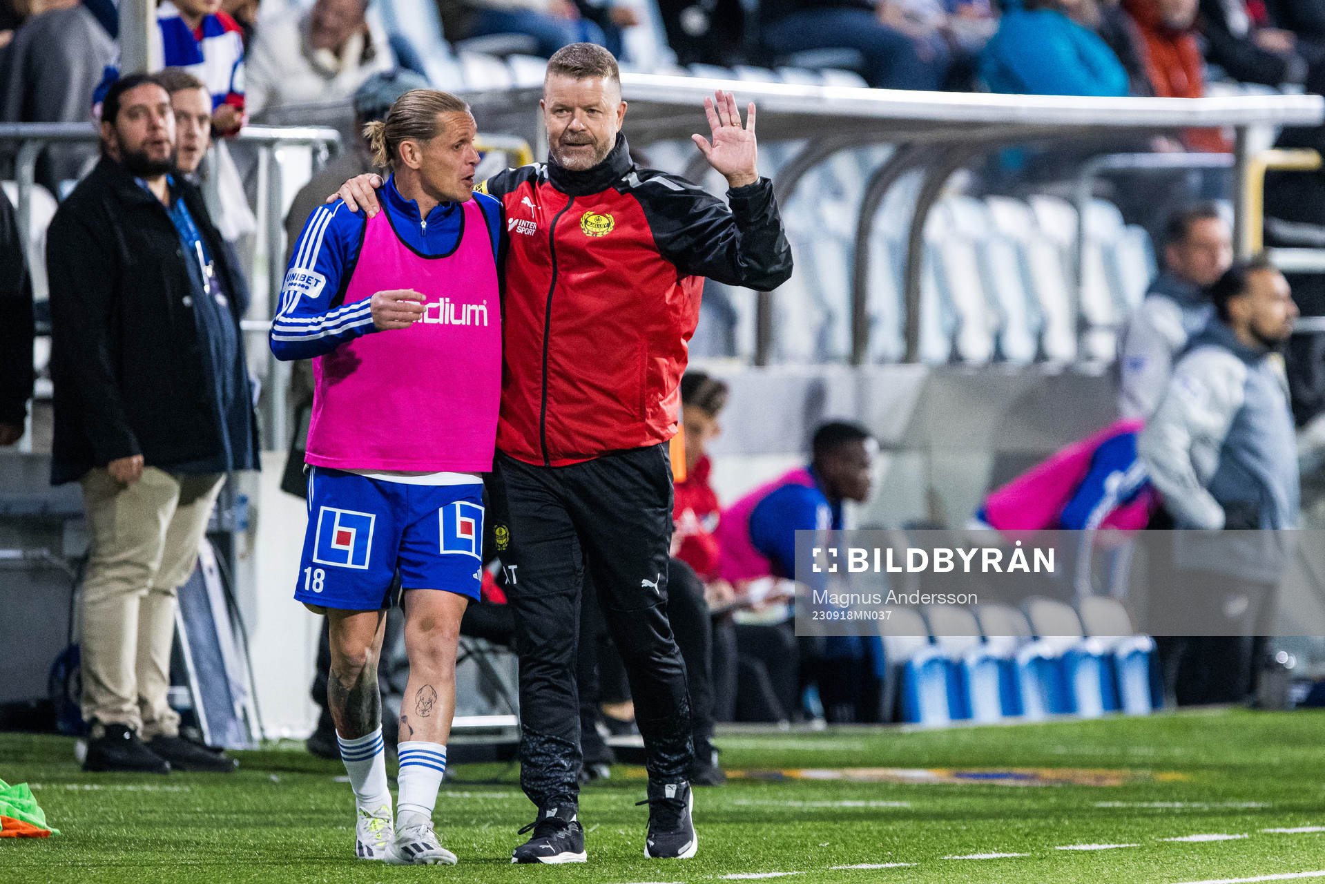 IFK Norrköpings Ari Freyr Skulason och Mjällbys tränare
