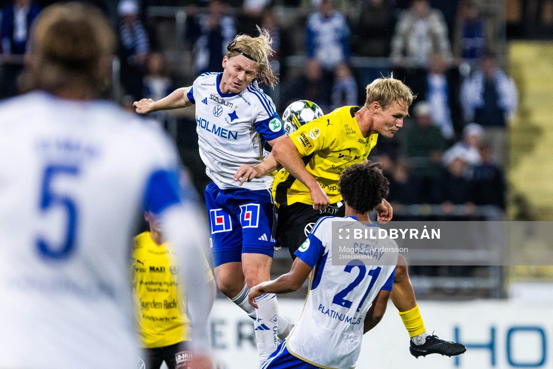 IFK Norrköpings Daniel Fritz Eid och Mjällbys Max Fenger