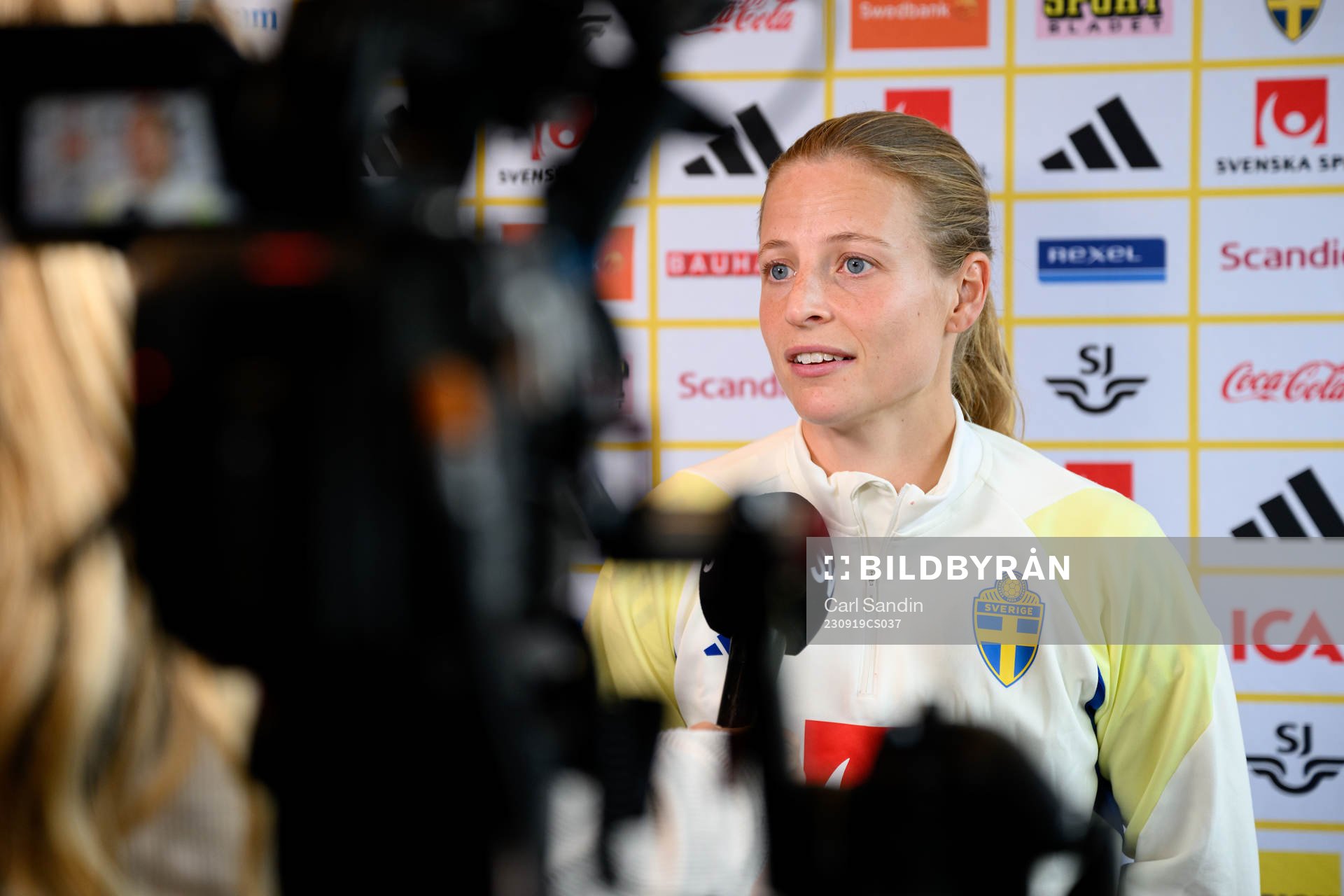 Anna Anvegård is being interviewed