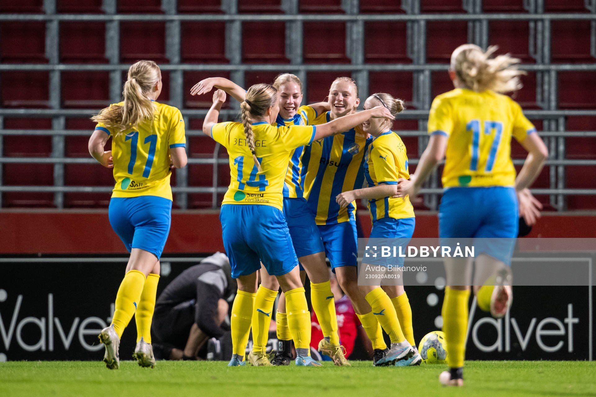 Eskilsminnes spelare jublar