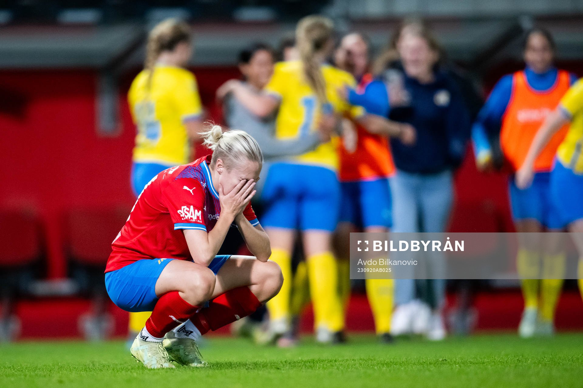 Helsingborg Alice Hager  deppar och Eskilsminnes spelare